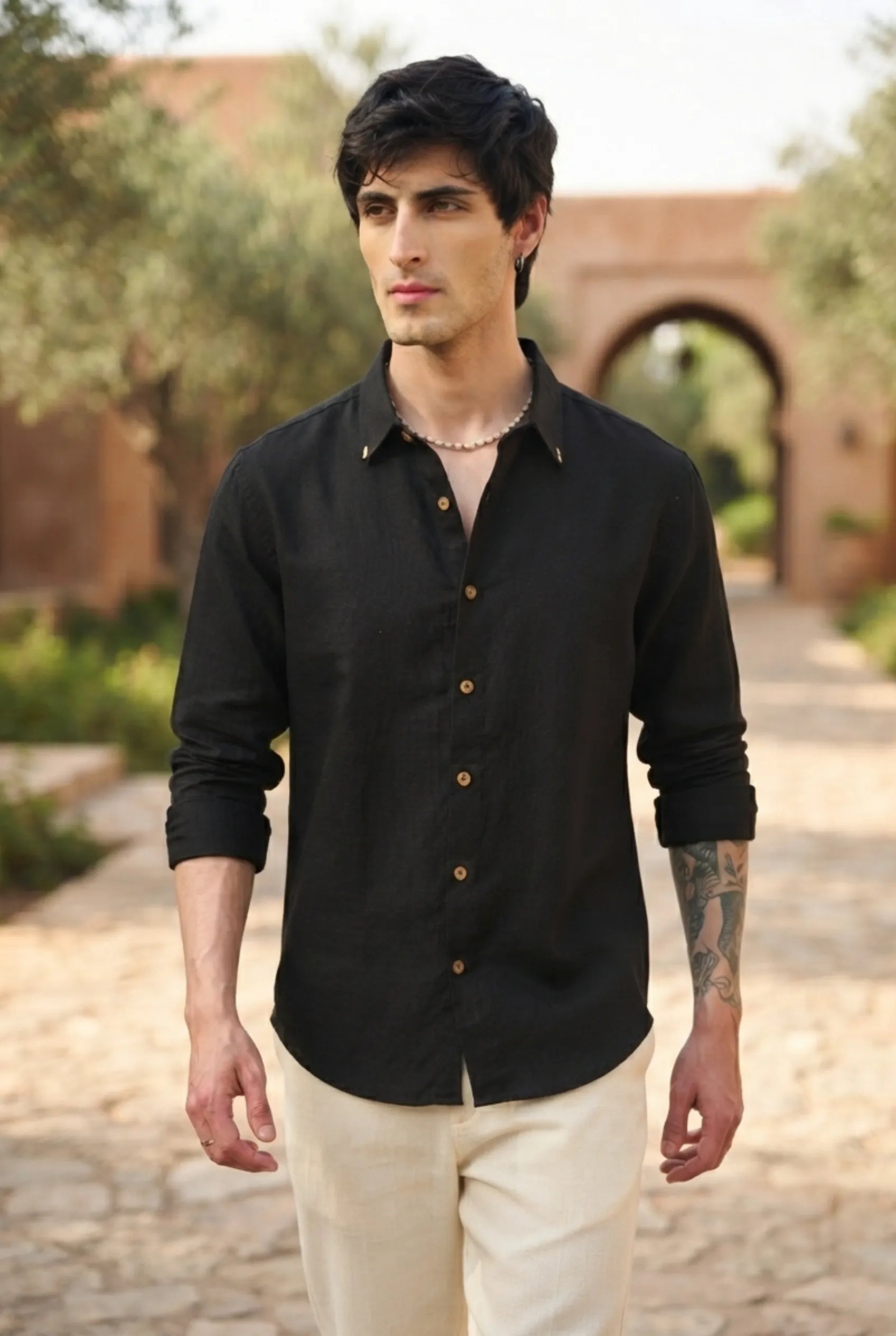 Color Hunt Men's Regular Fit Solid Black Casual Shirt