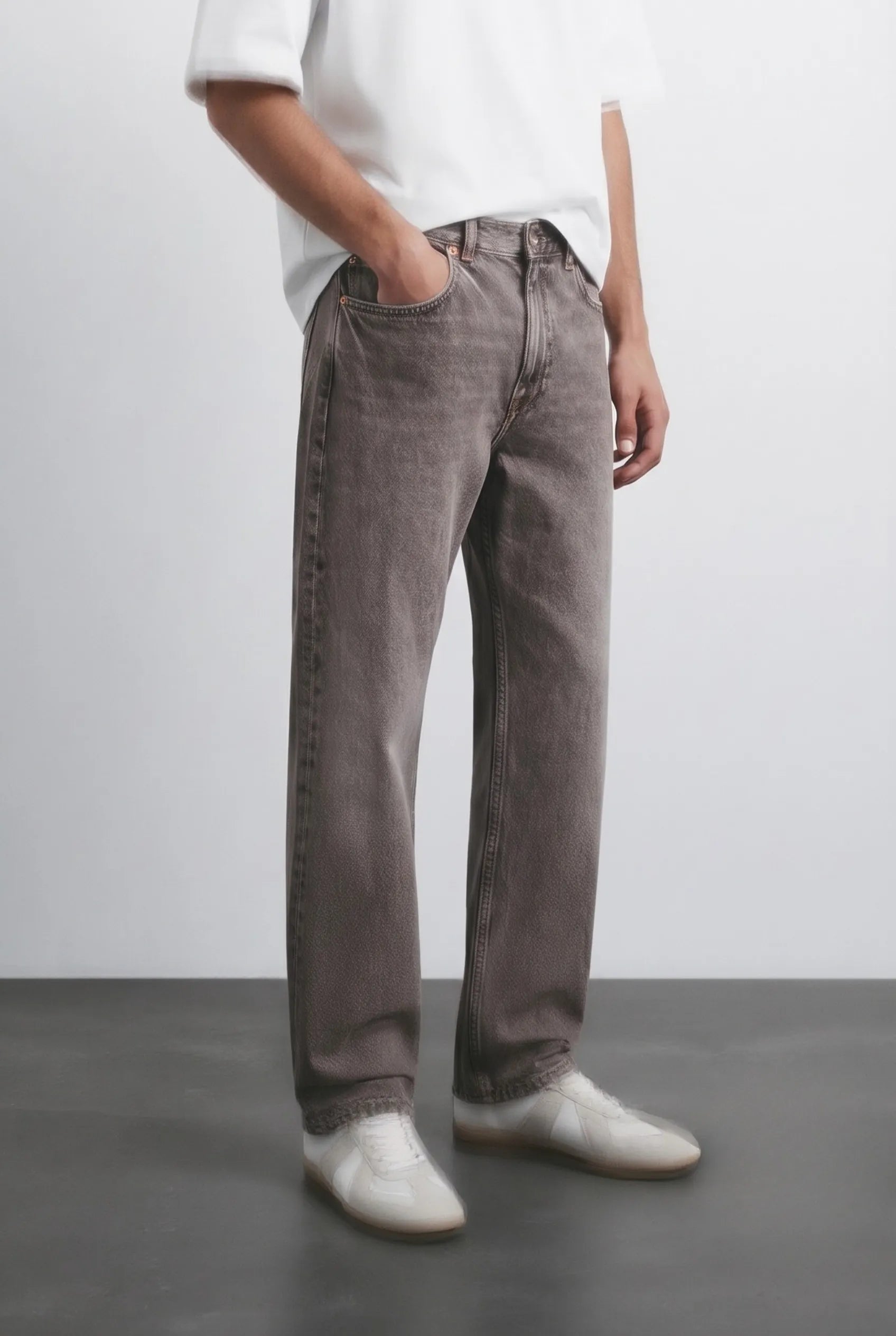 Color Hunt Men's Straight Fit Brown Jeans