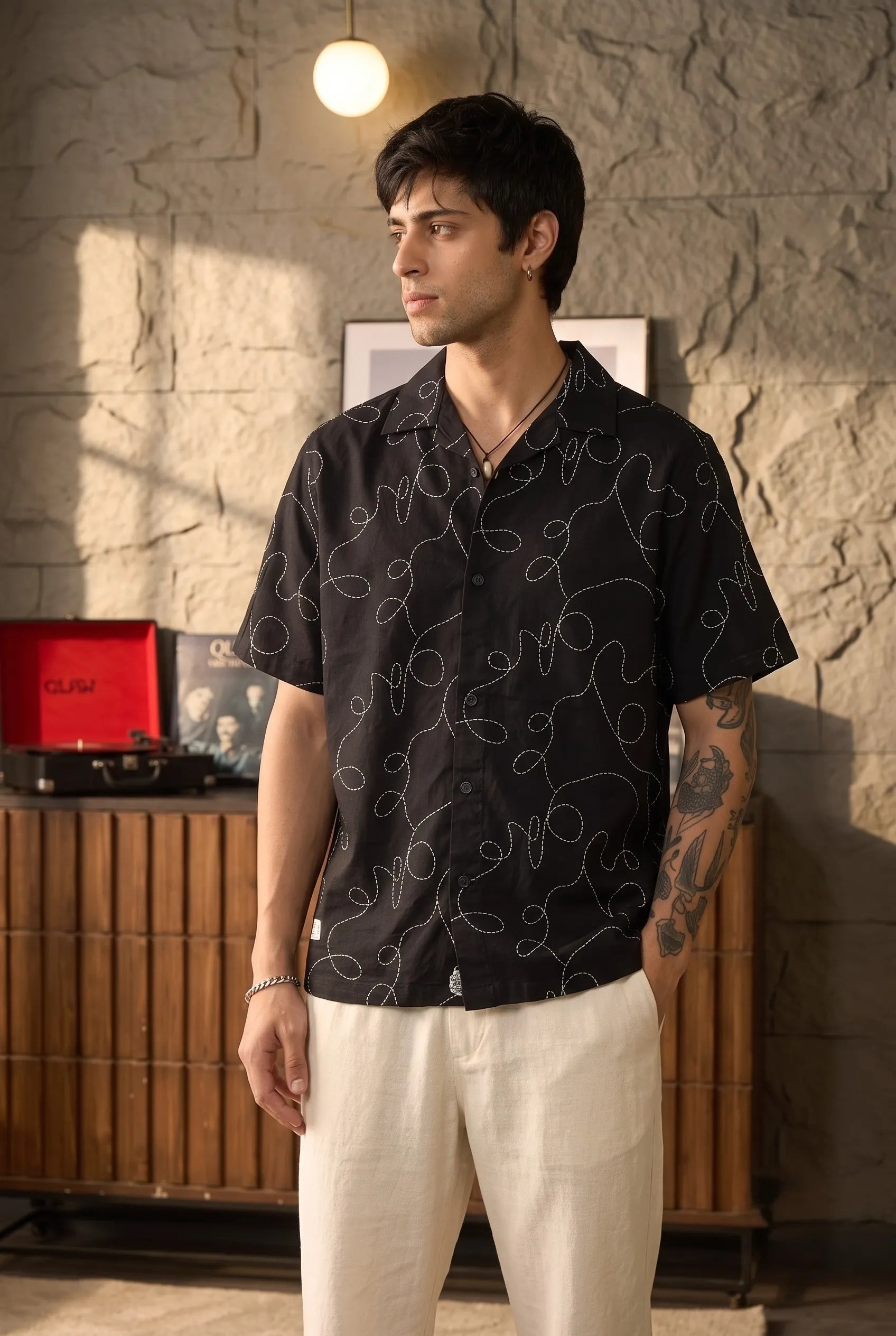 COLOR HUNT Men's Black Abstract Print Half Sleeve Casual Shirt