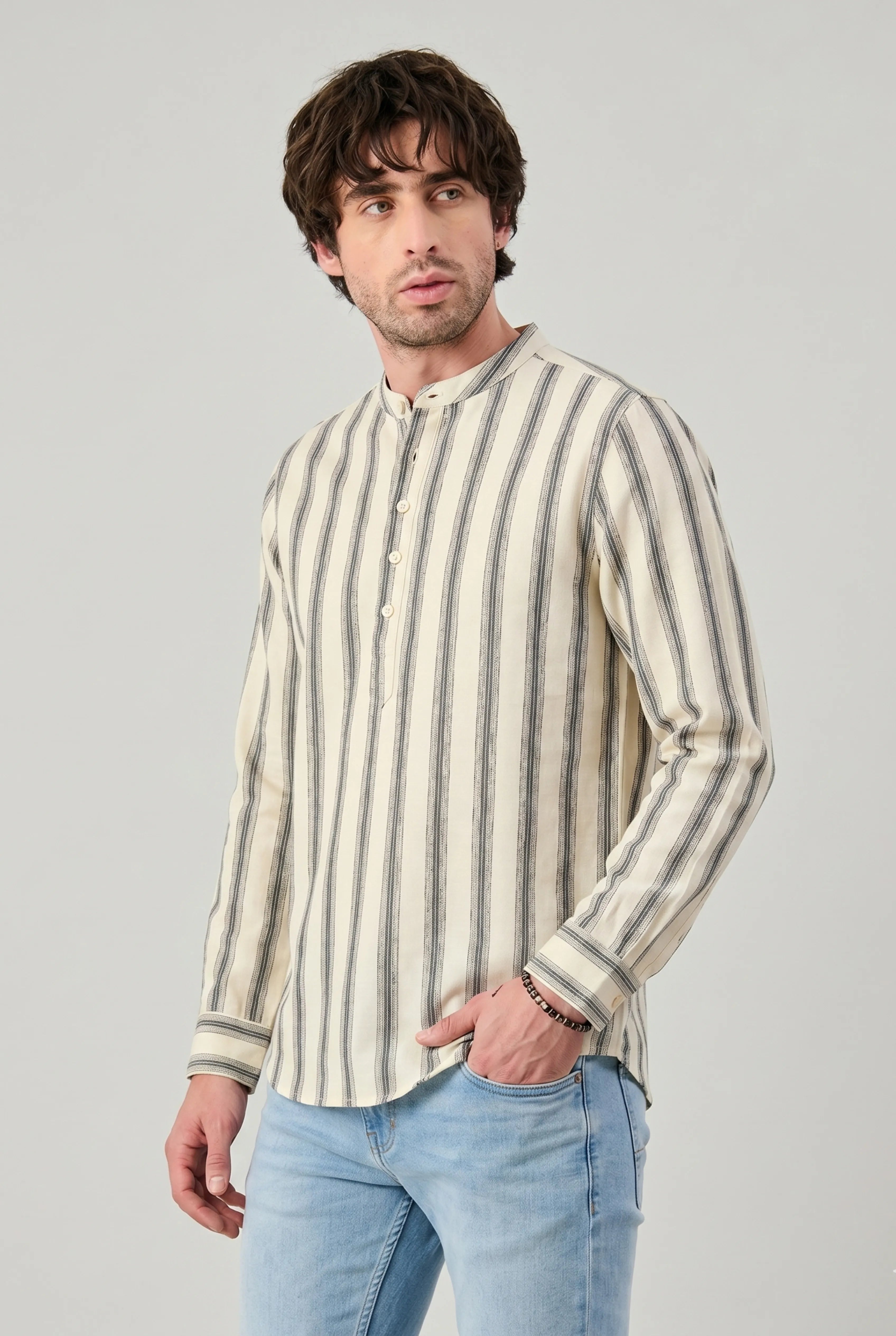 Color Hunt Men's Cream Vertical Stripe Casual Shirt