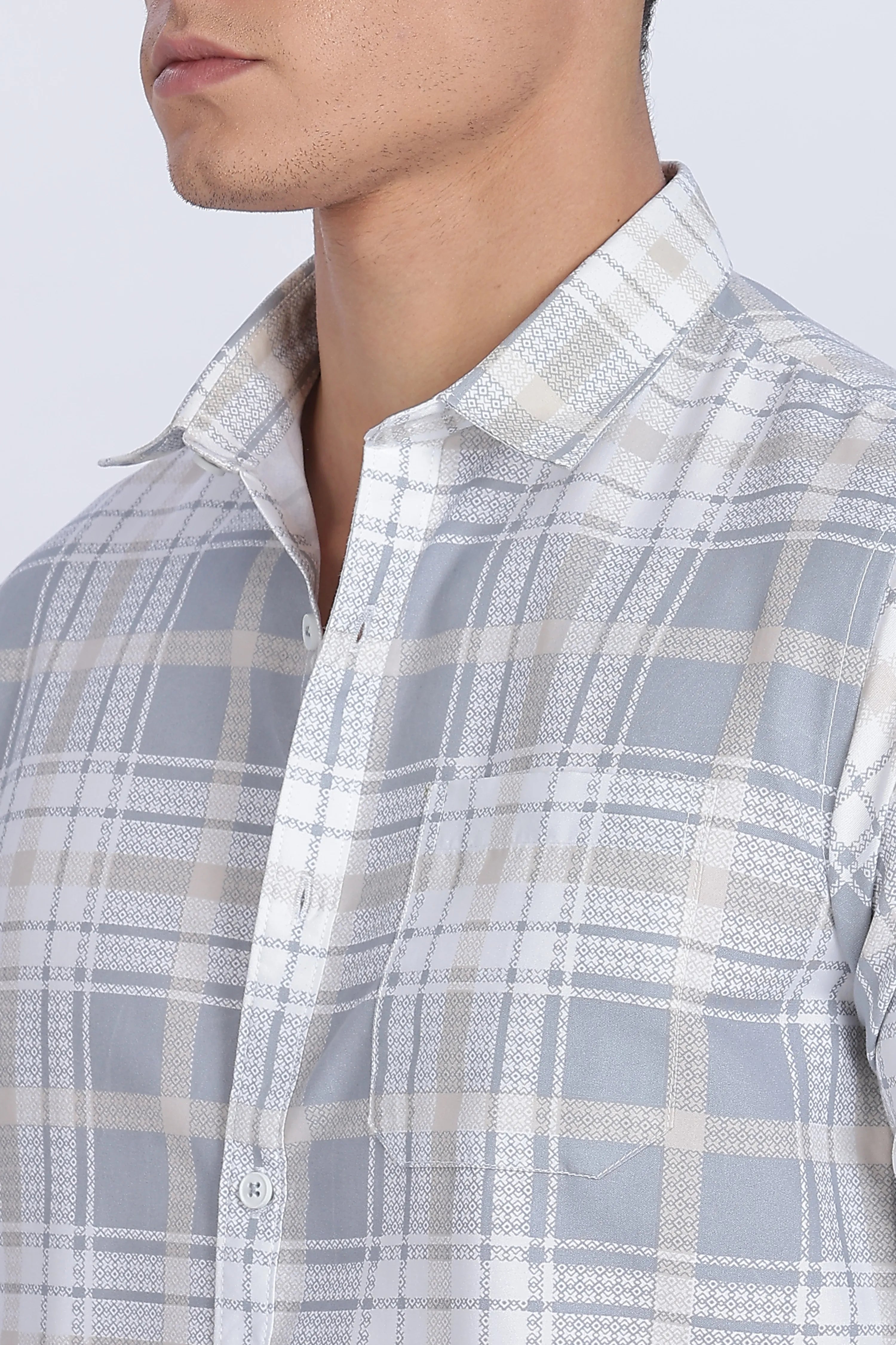 Color Hunt Men's White & Grey Full Sleeve Regular Fit Checked Shirt
