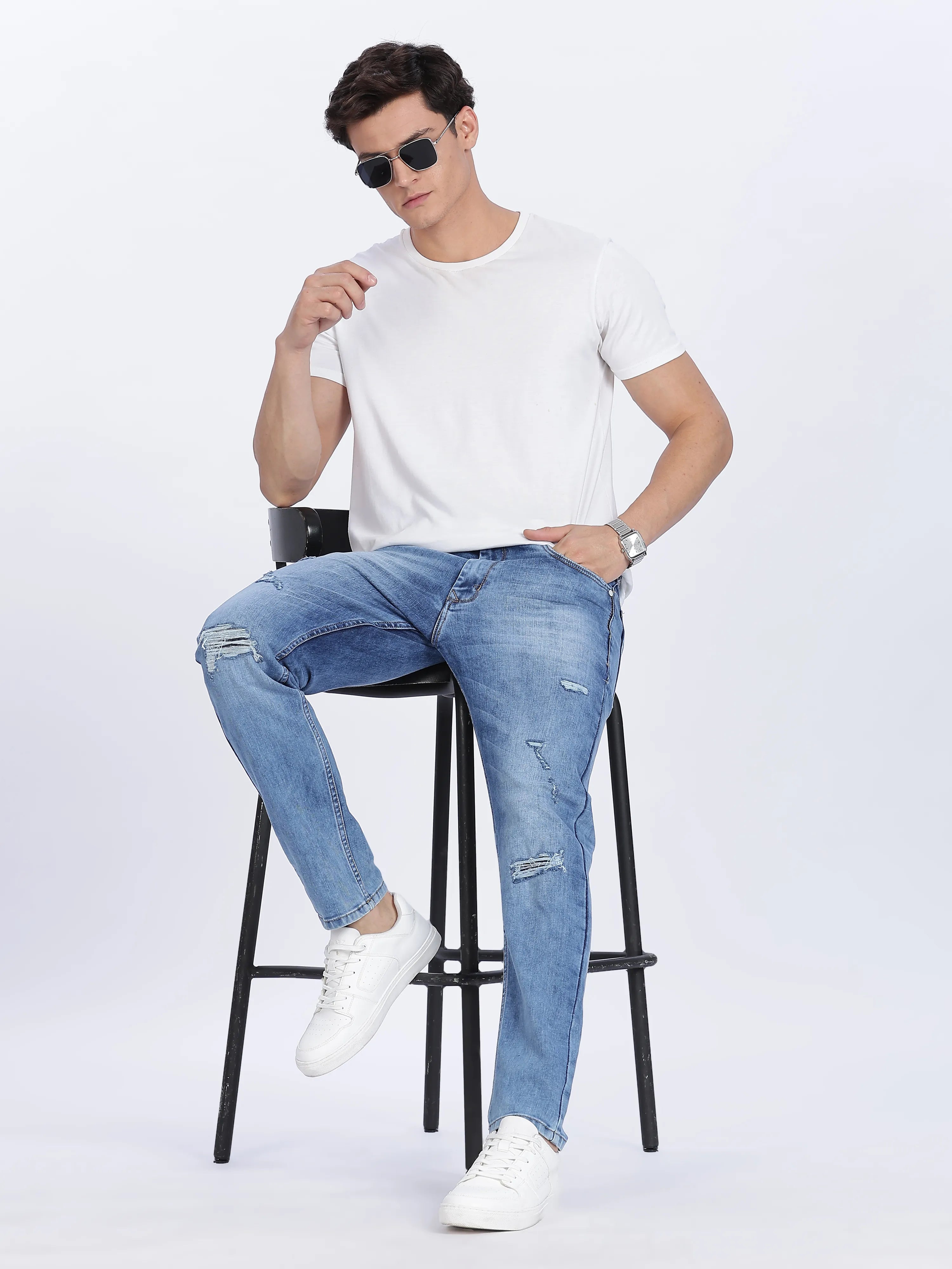 Color Hunt Men's Blue Ripped Full Length Denim Jeans