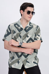 Color Hunt Men's Green Printed Half Sleeve Button Shirt