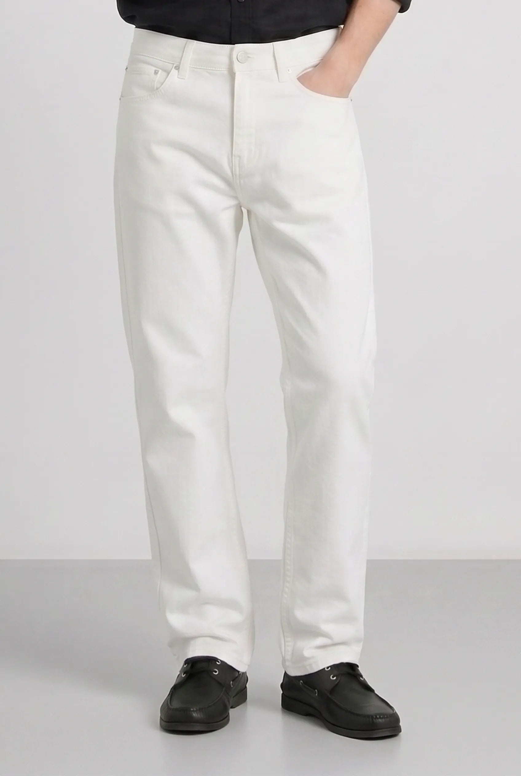 Color Hunt Men's Classic White Casual Denim Jeans