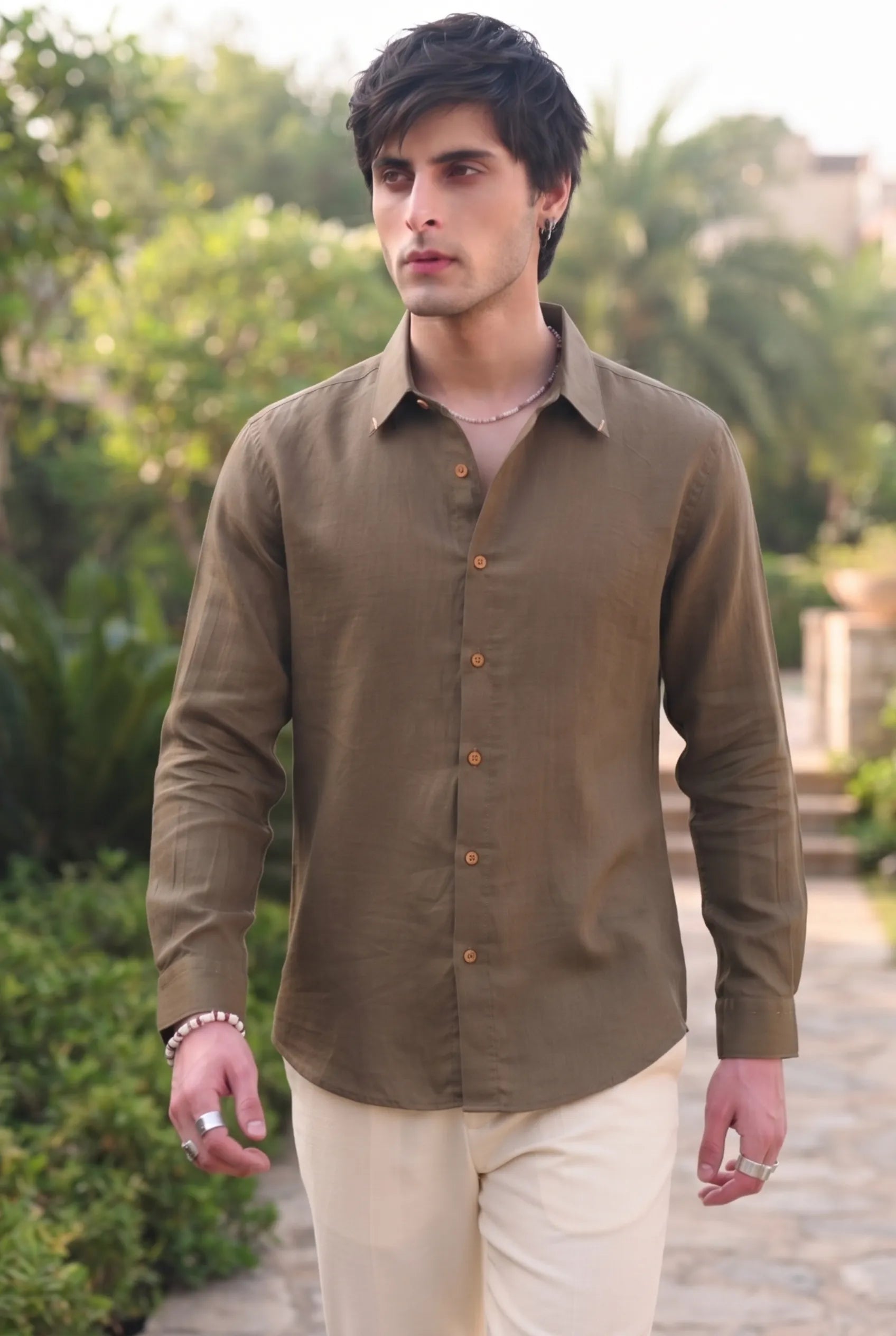 Color Hunt Men's Regular Fit Solid Olive Casual Shirt