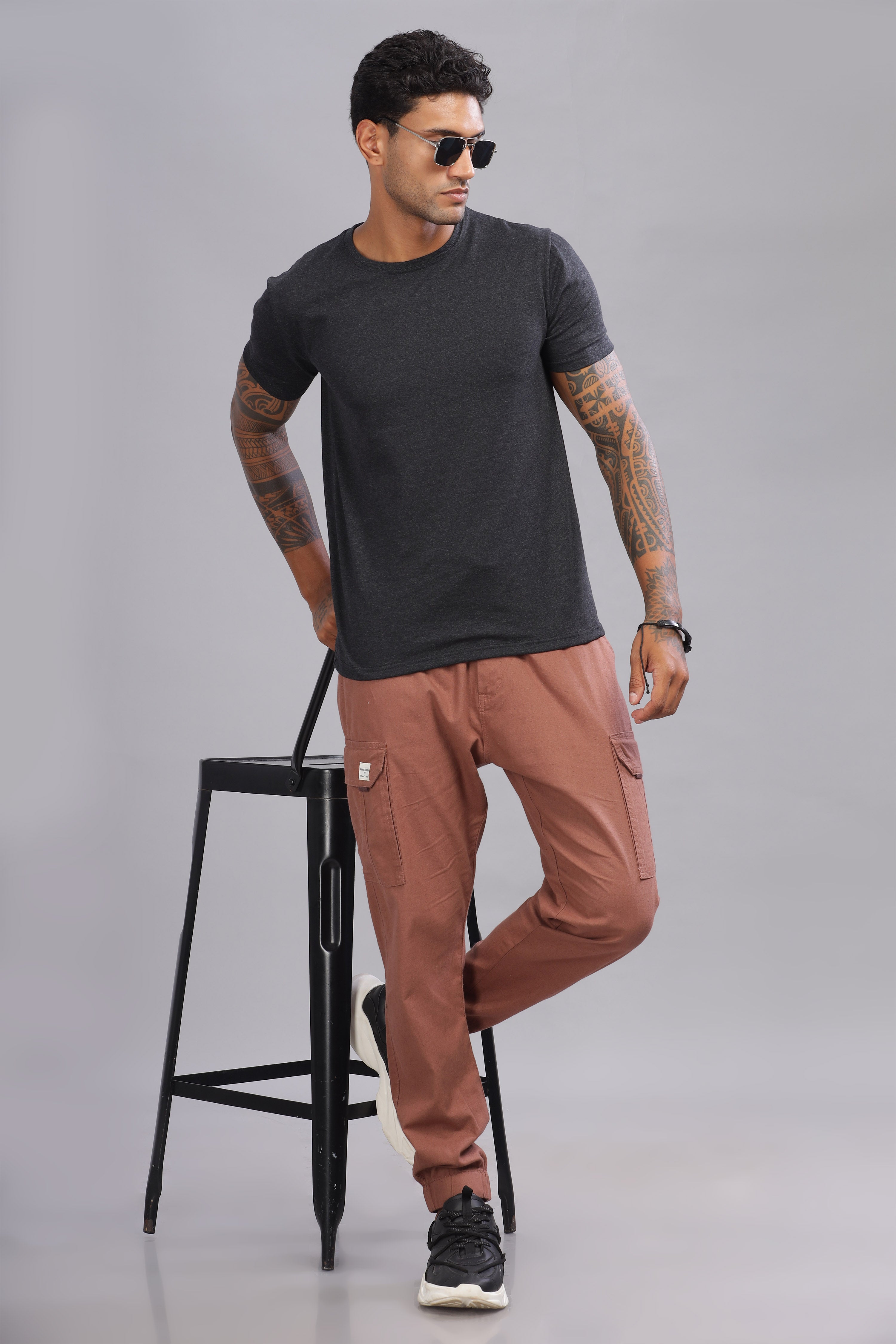 Color Hunt Men's Salmon Full Length Jogger Fit Cargo Joggers - Colorhunt