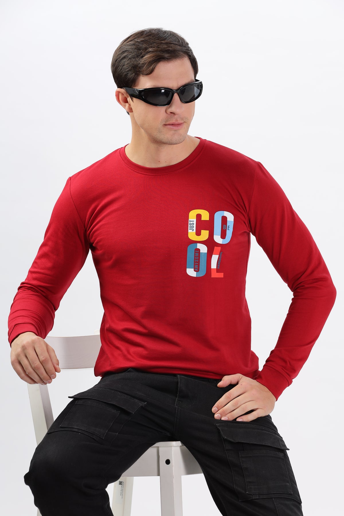 Color Hunt Men's Dark Red Full Sleeve Regular Fit Sweatshirt