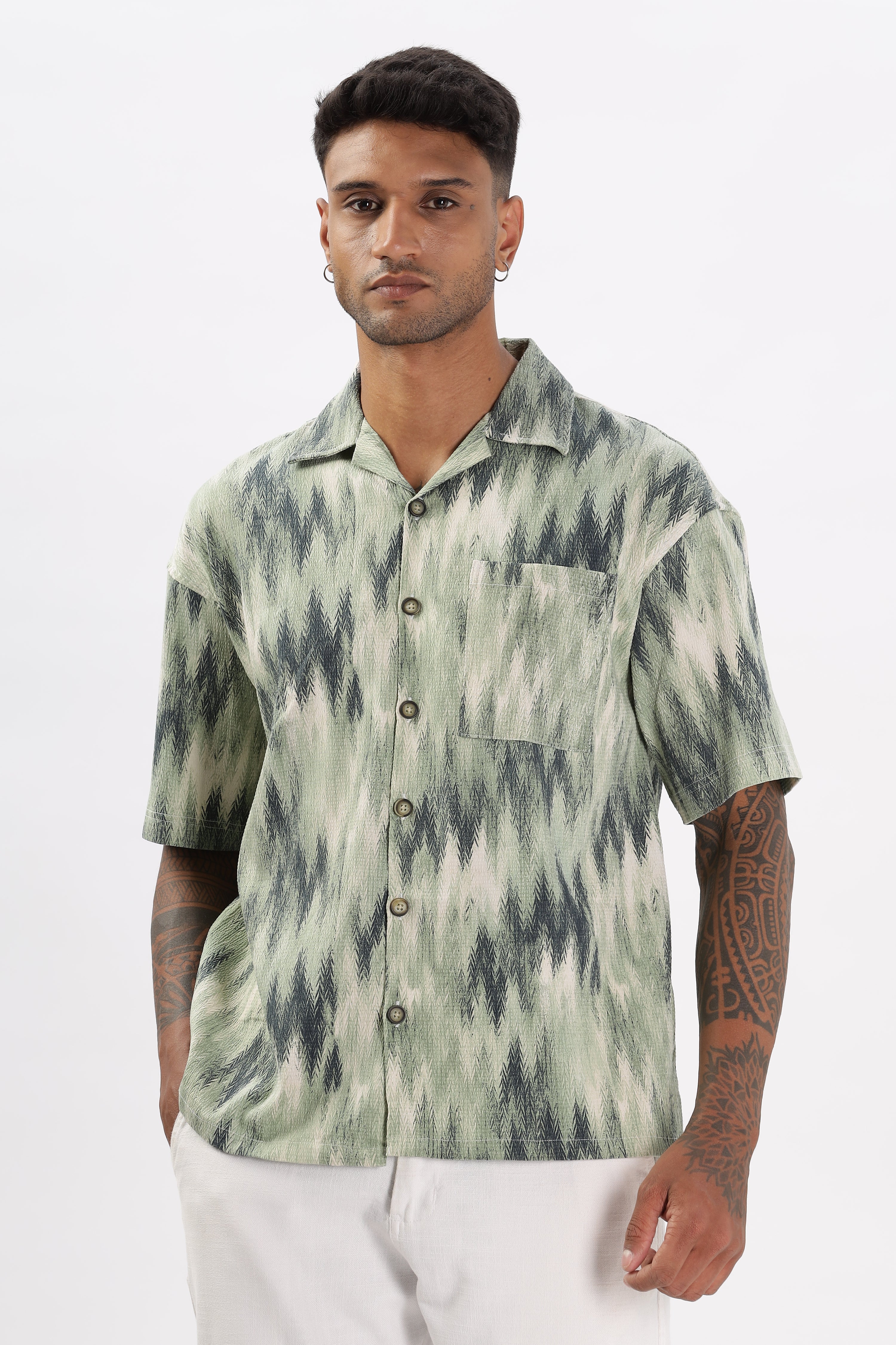 Color Hunt Men's Green Half Sleeve Oversize Oversize Shirt