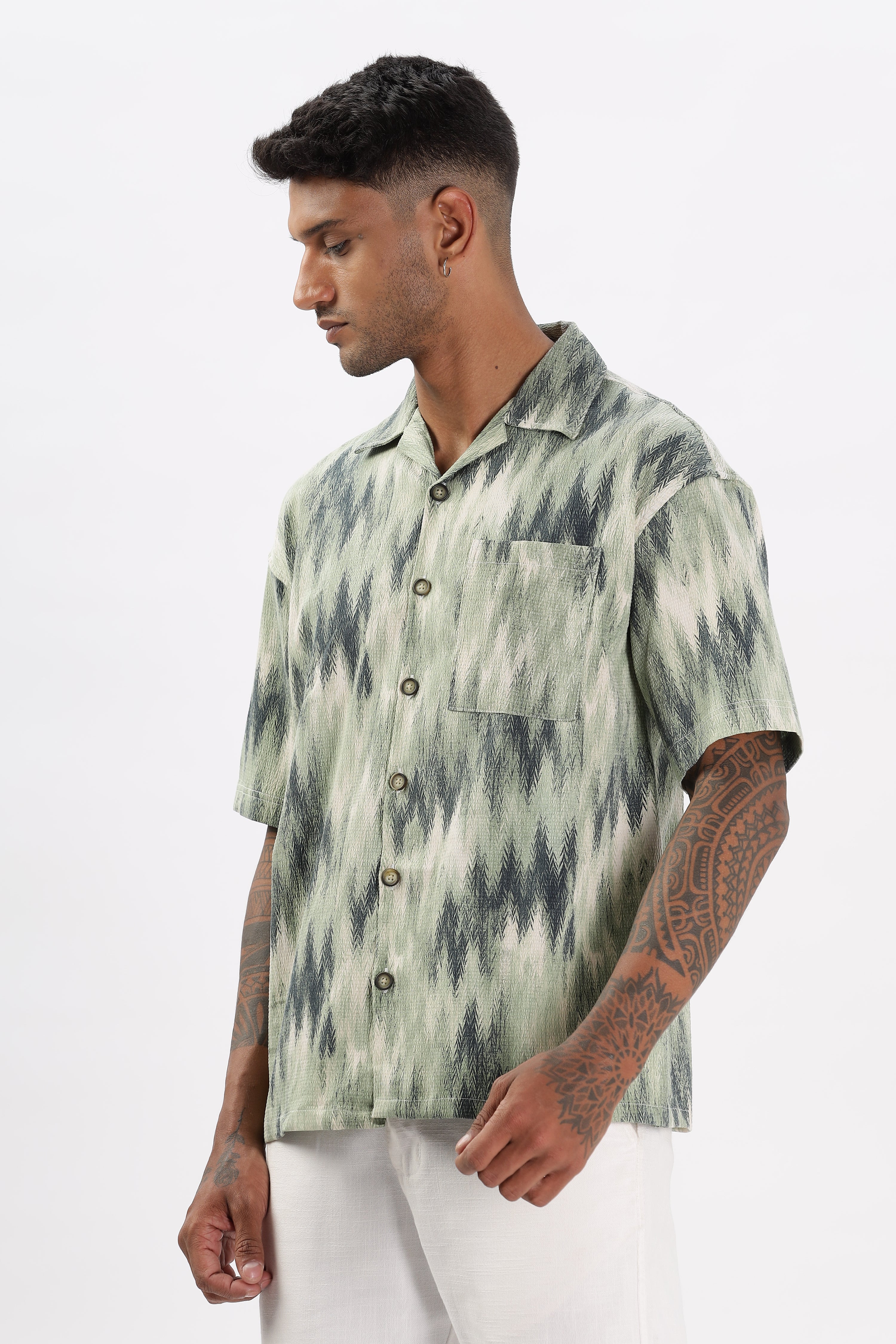 Color Hunt Men's Green Half Sleeve Oversize Oversize Shirt