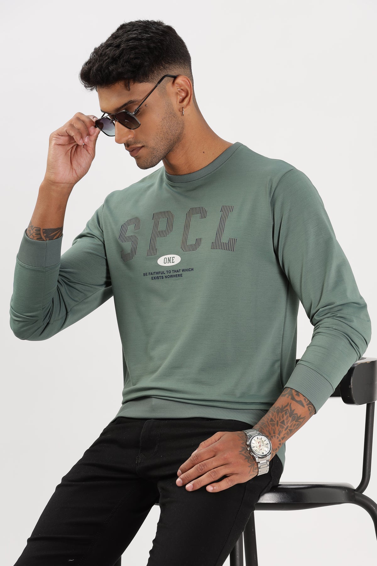 Color Hunt Men's Dark Green Full Sleeve Regular Fit Sweatshirt