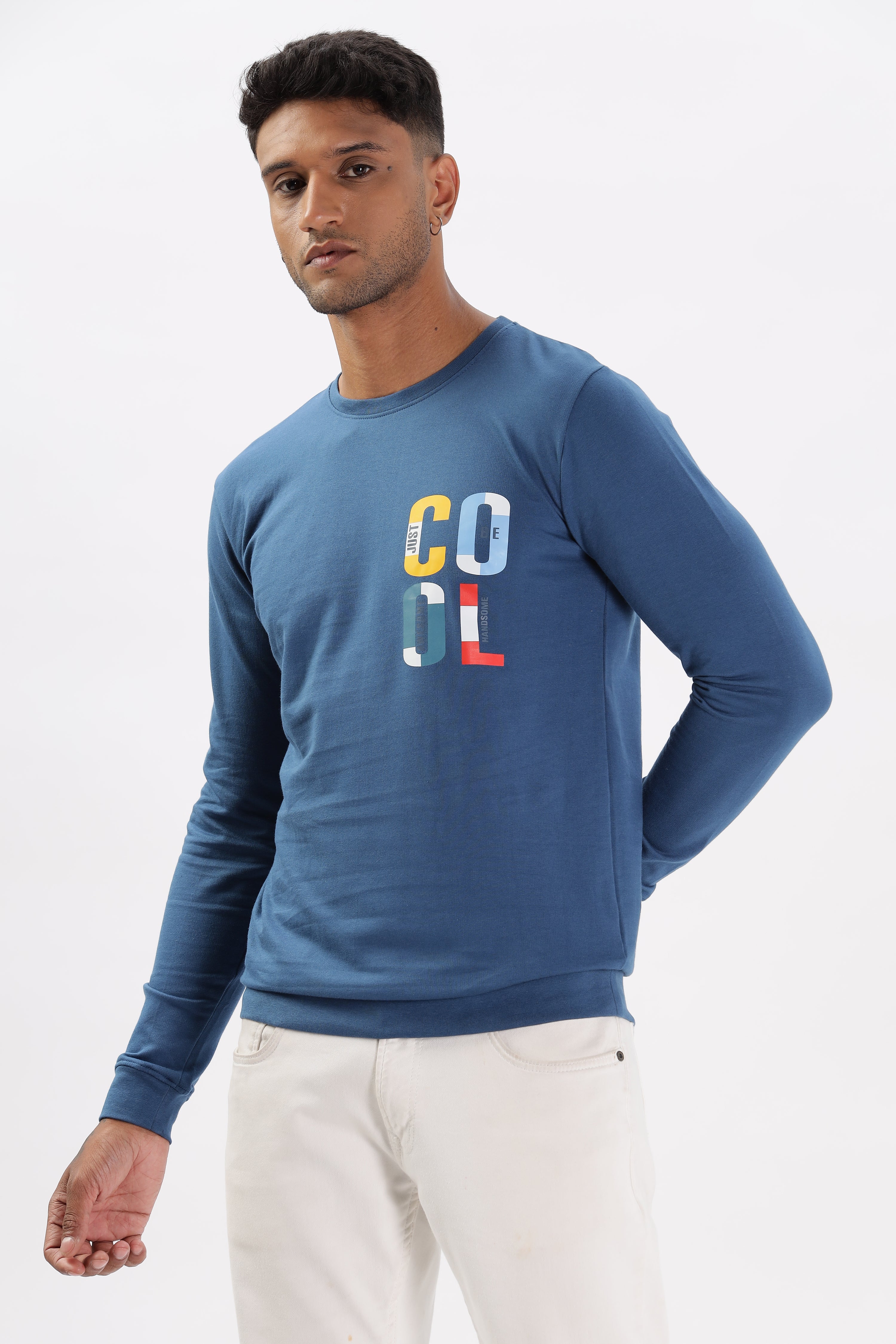 Color Hunt Men's Blue Full Sleeve Regular Fit Sweatshirt