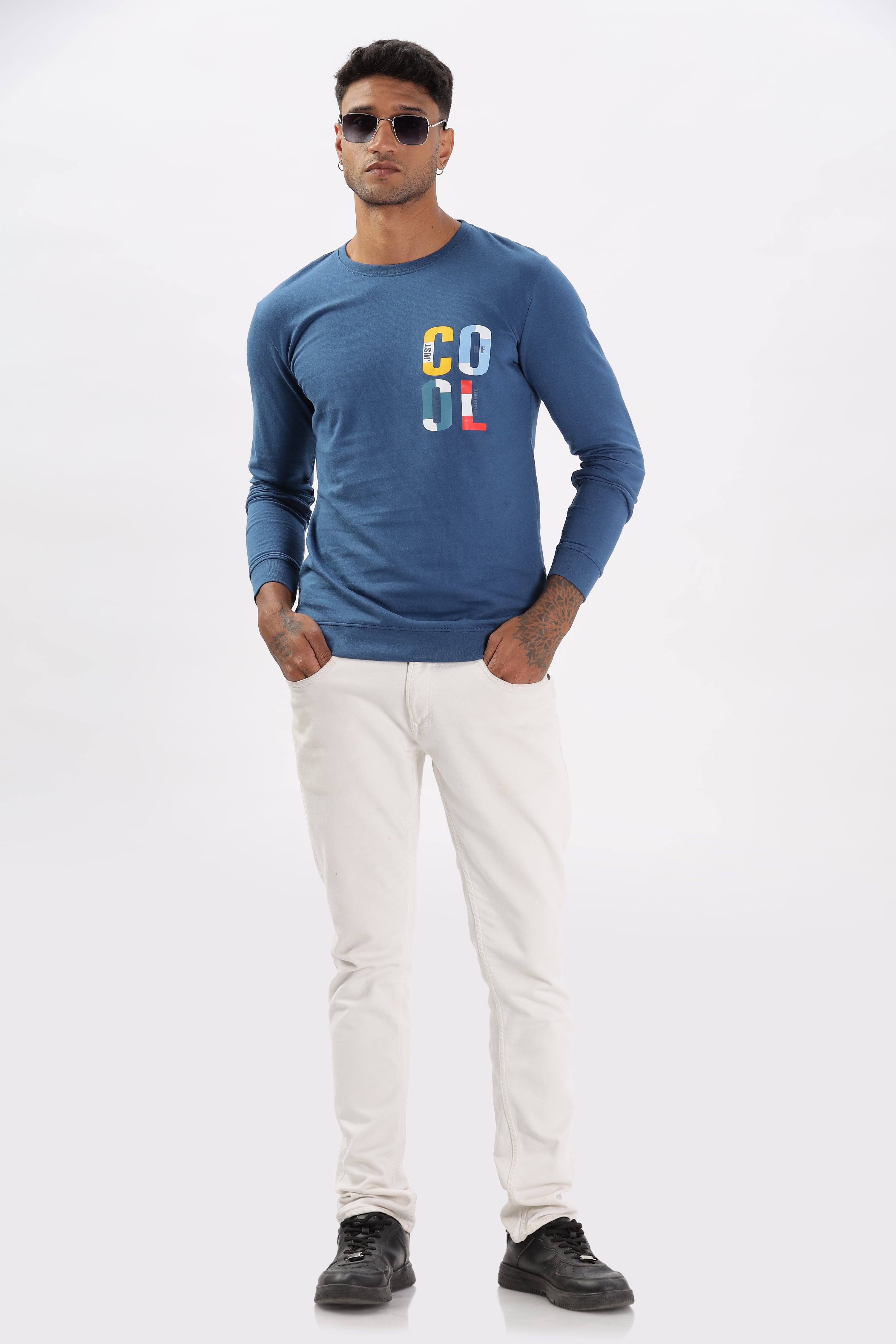 Color Hunt Men's Blue Full Sleeve Regular Fit Sweatshirt