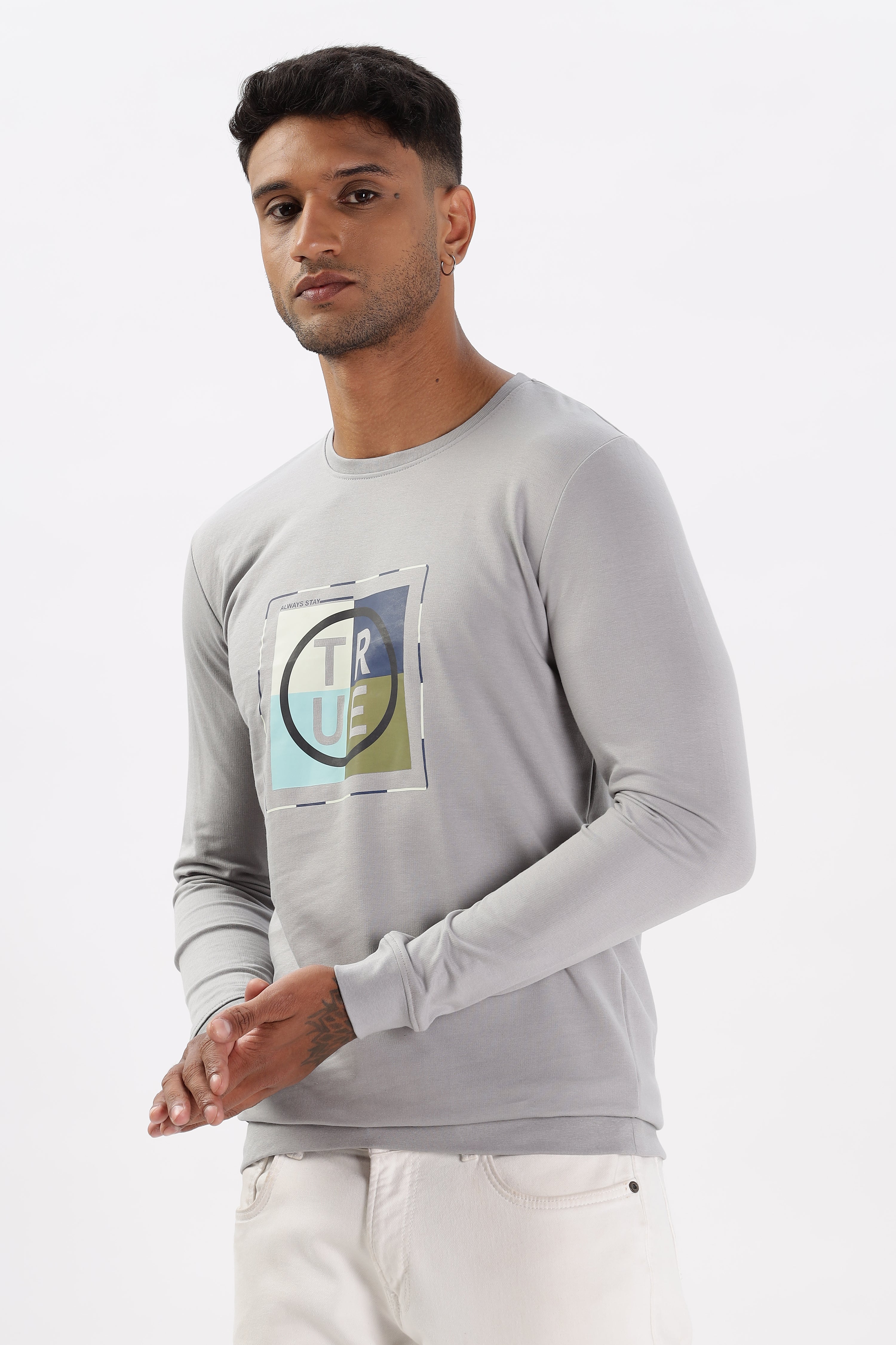 Color Hunt Men's Grey Full Sleeve Regular Fit Sweatshirt