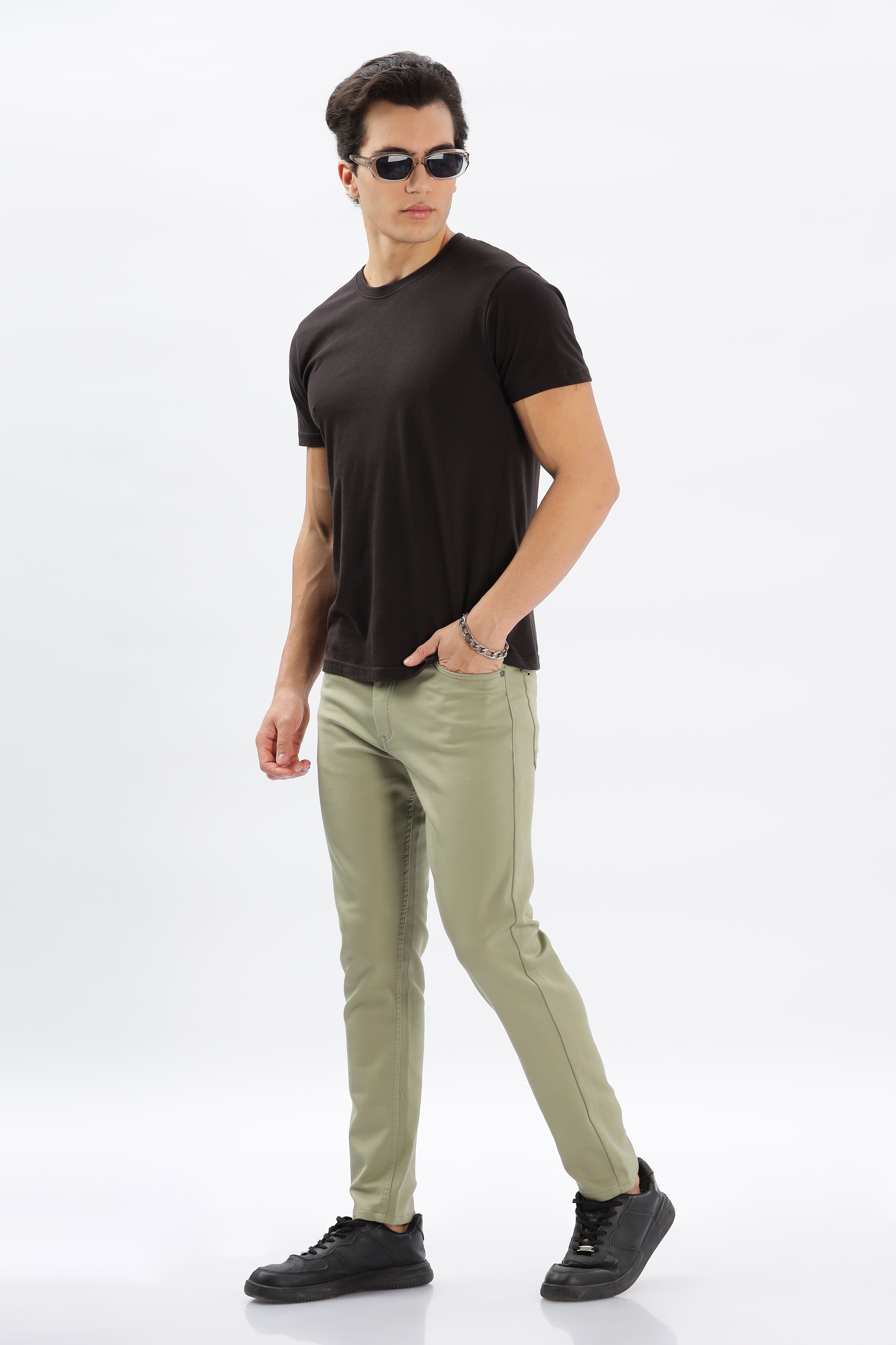 Color Hunt Men's Olive Green Ankle Length Tappered Fit Trouser