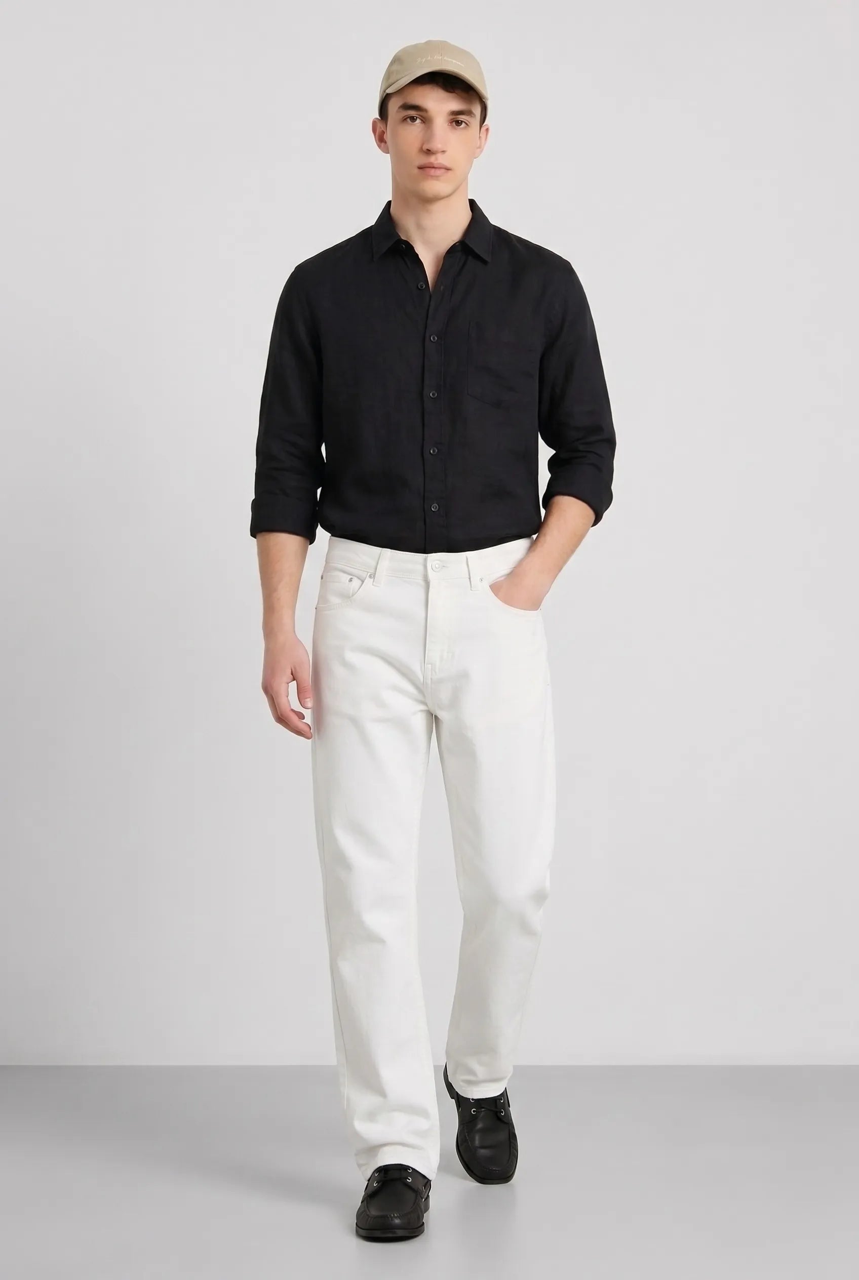 Color Hunt Men's Classic White Casual Denim Jeans