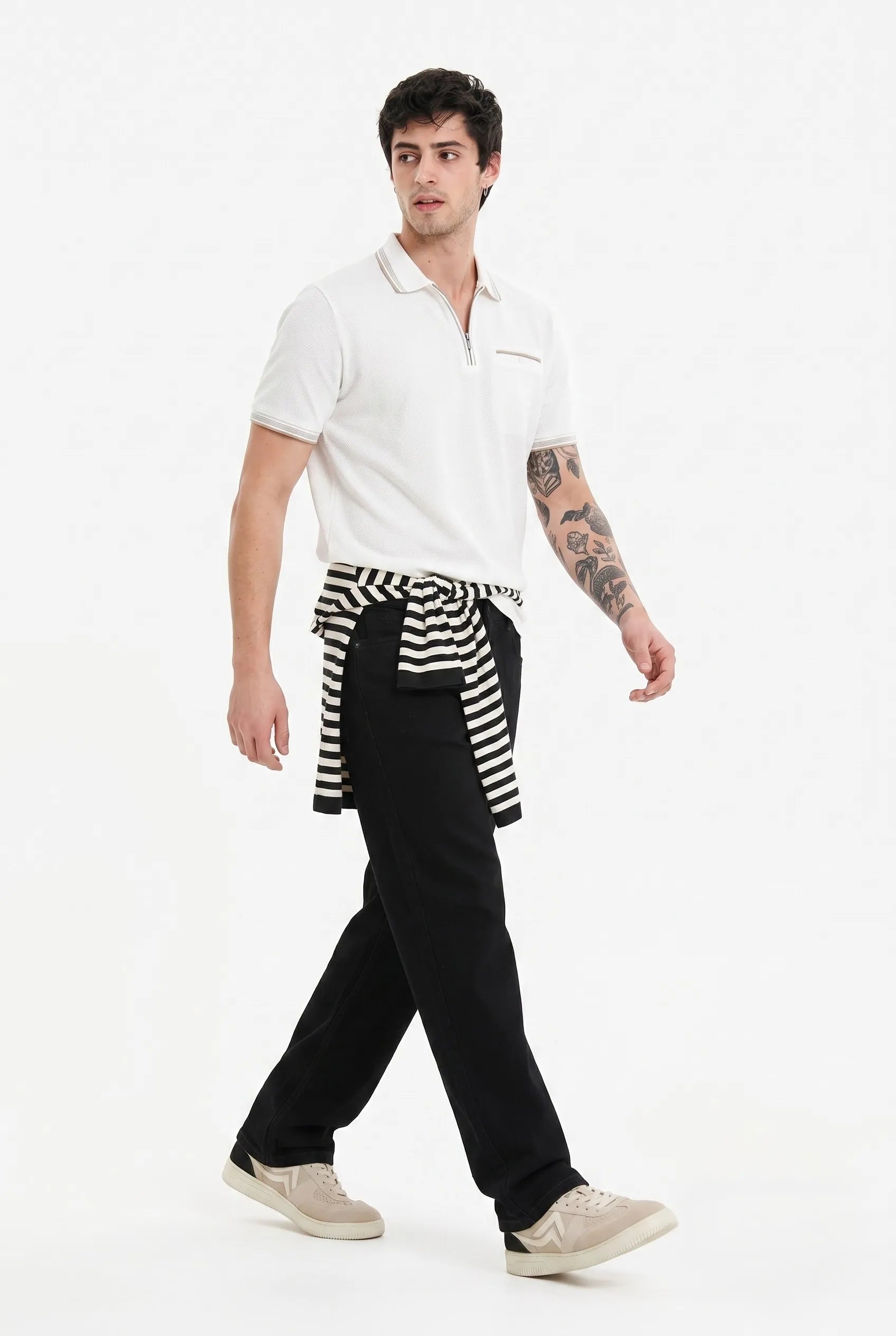 Color Hunt Men's Black Straight Fit Denim Jeans