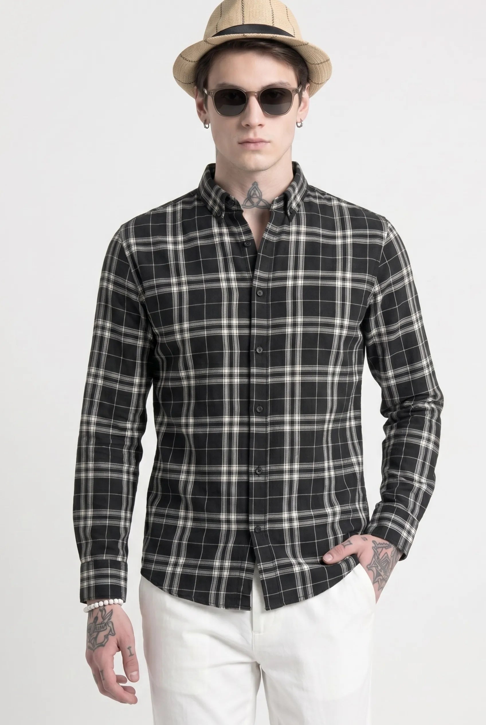 Color Hunt Men's Black White Checked Casual Shirt