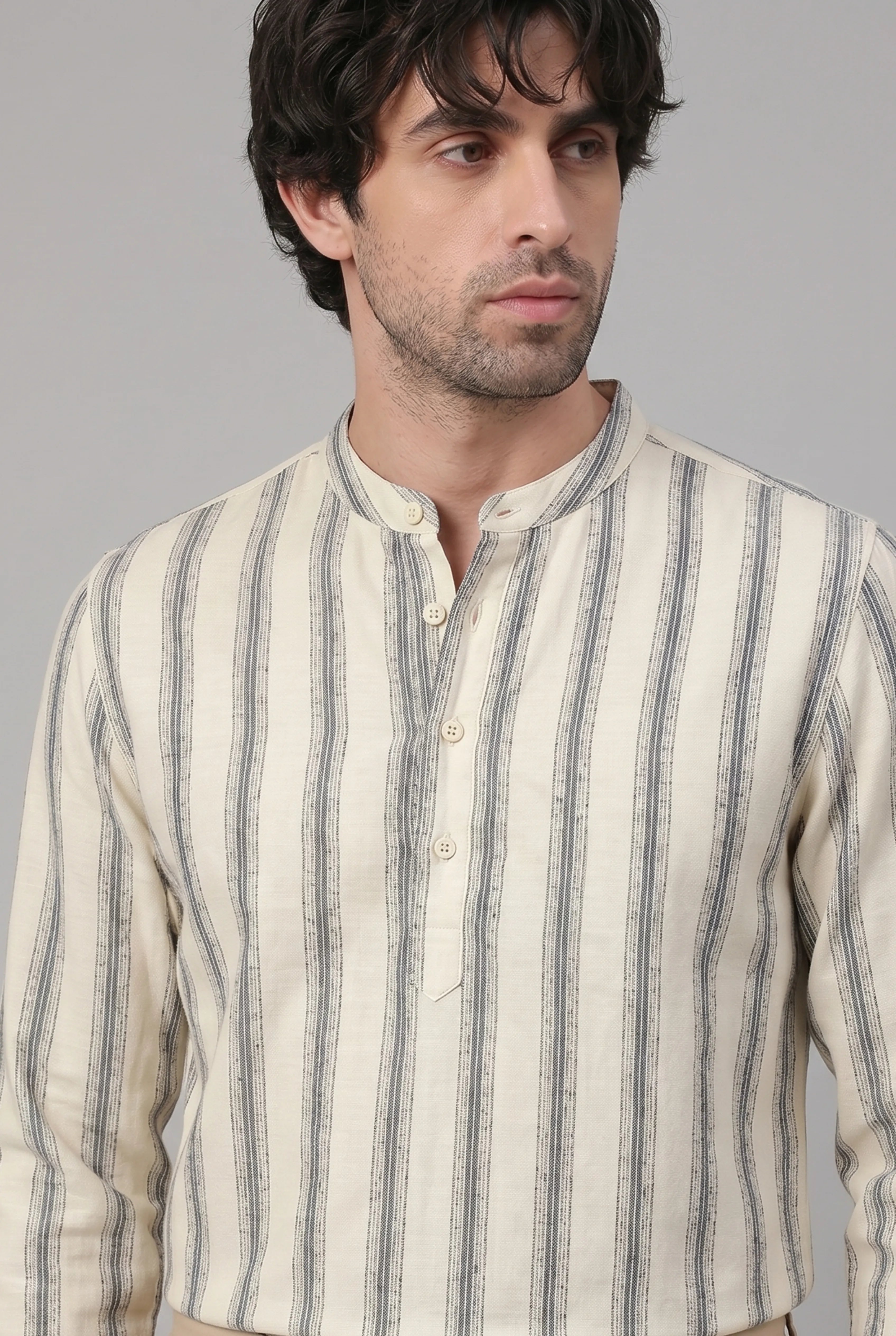  Color Hunt Men's Cream Vertical Stripe Casual Shirt
