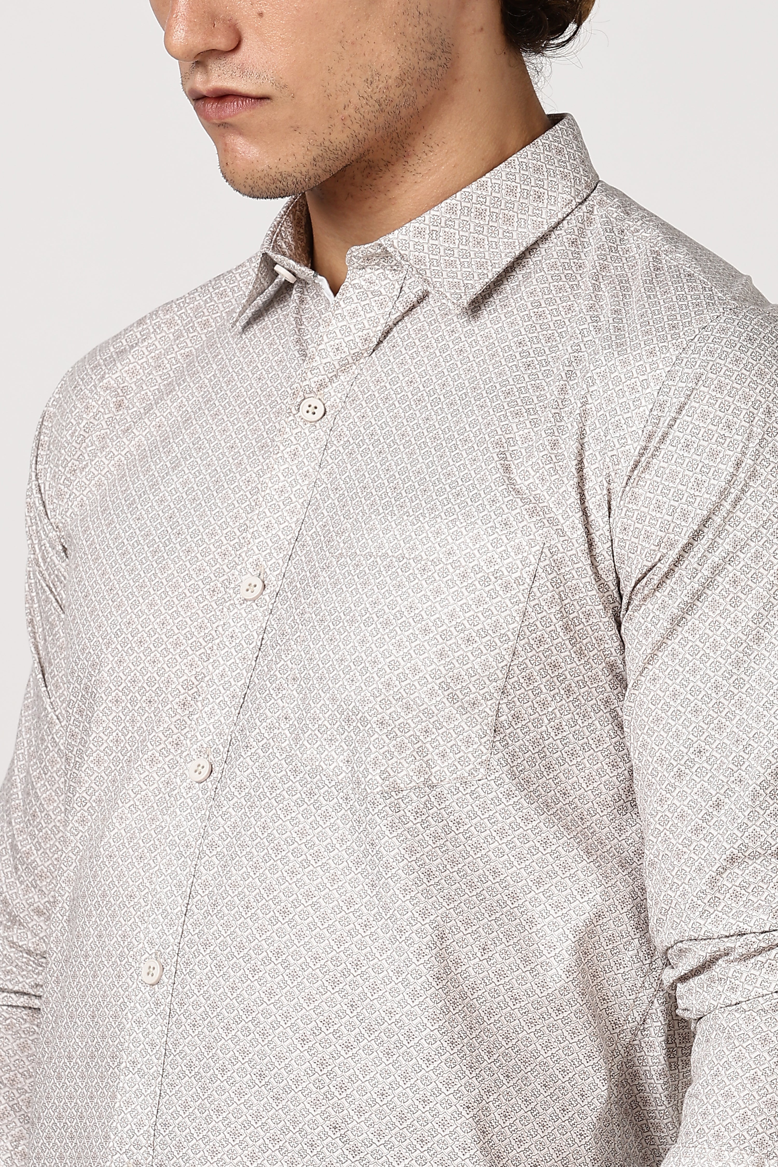 Color Hunt Men's White & Brown Full Sleeve Printed Cotton Shirt