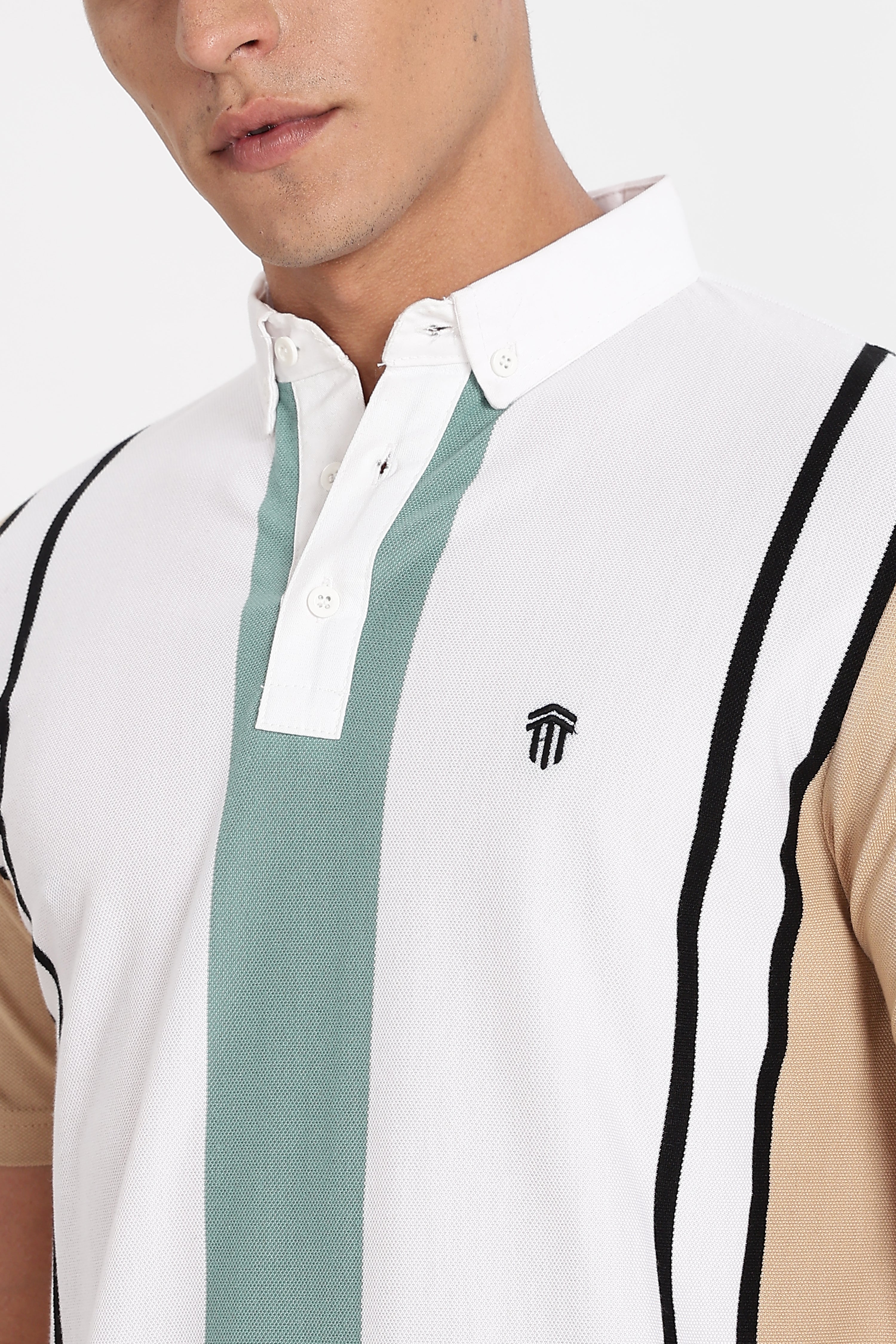 Color Hunt Men's White Striped Slim Fit Polo T-Shirt
