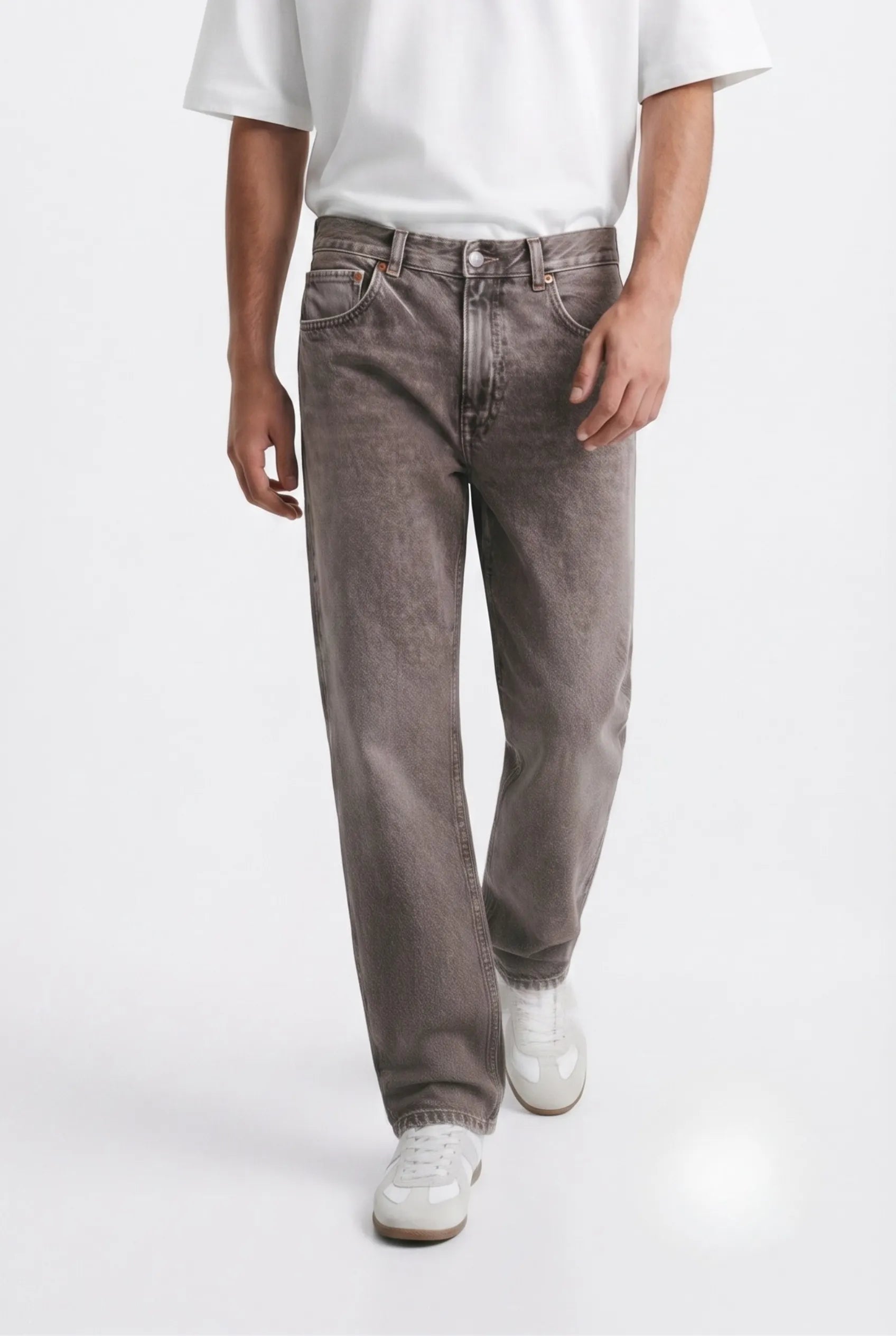 Color Hunt Men's Straight Fit Brown Jeans