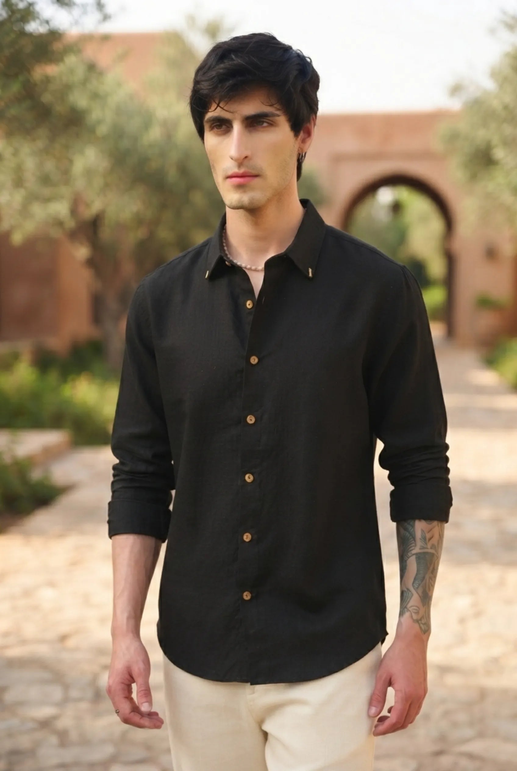 Color Hunt Men's Regular Fit Solid Black Casual Shirt