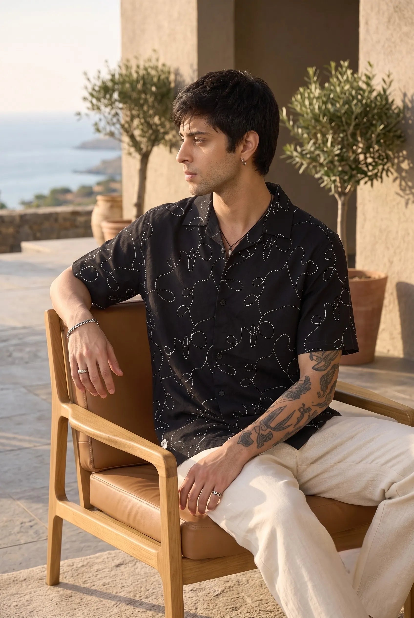 COLOR HUNT Men's Black Abstract Print Half Sleeve Casual Shirt