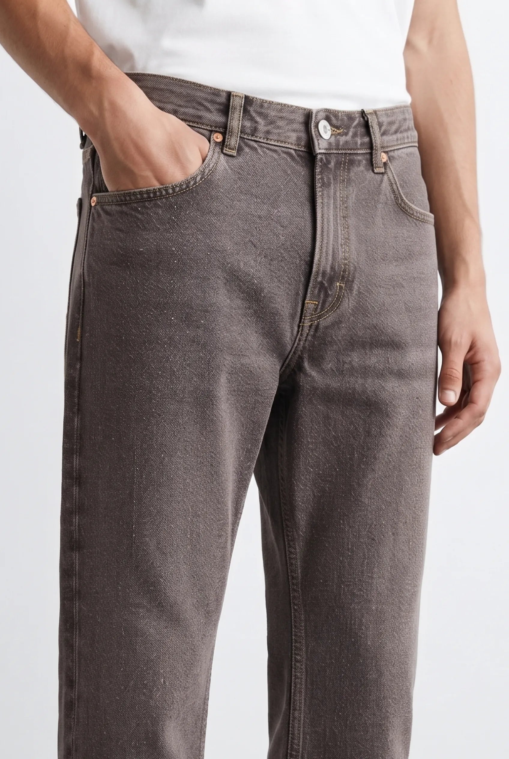Color Hunt Men's Straight Fit Brown Jeans