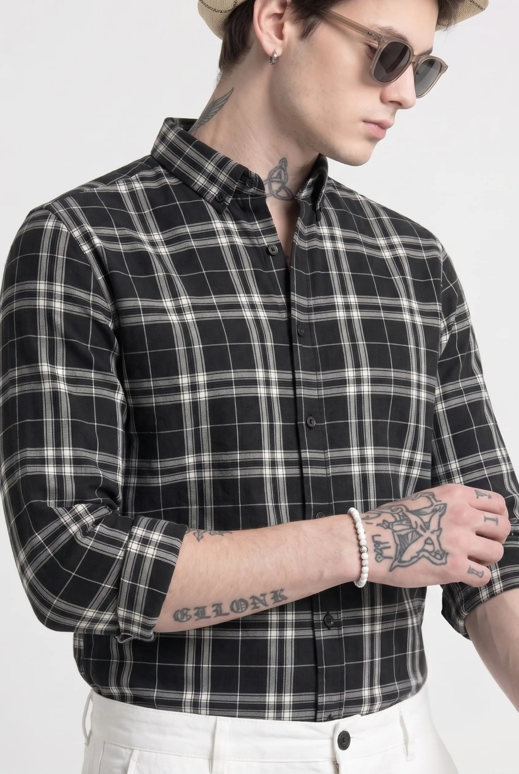 Color Hunt Men's Black White Checked Casual Shirt
