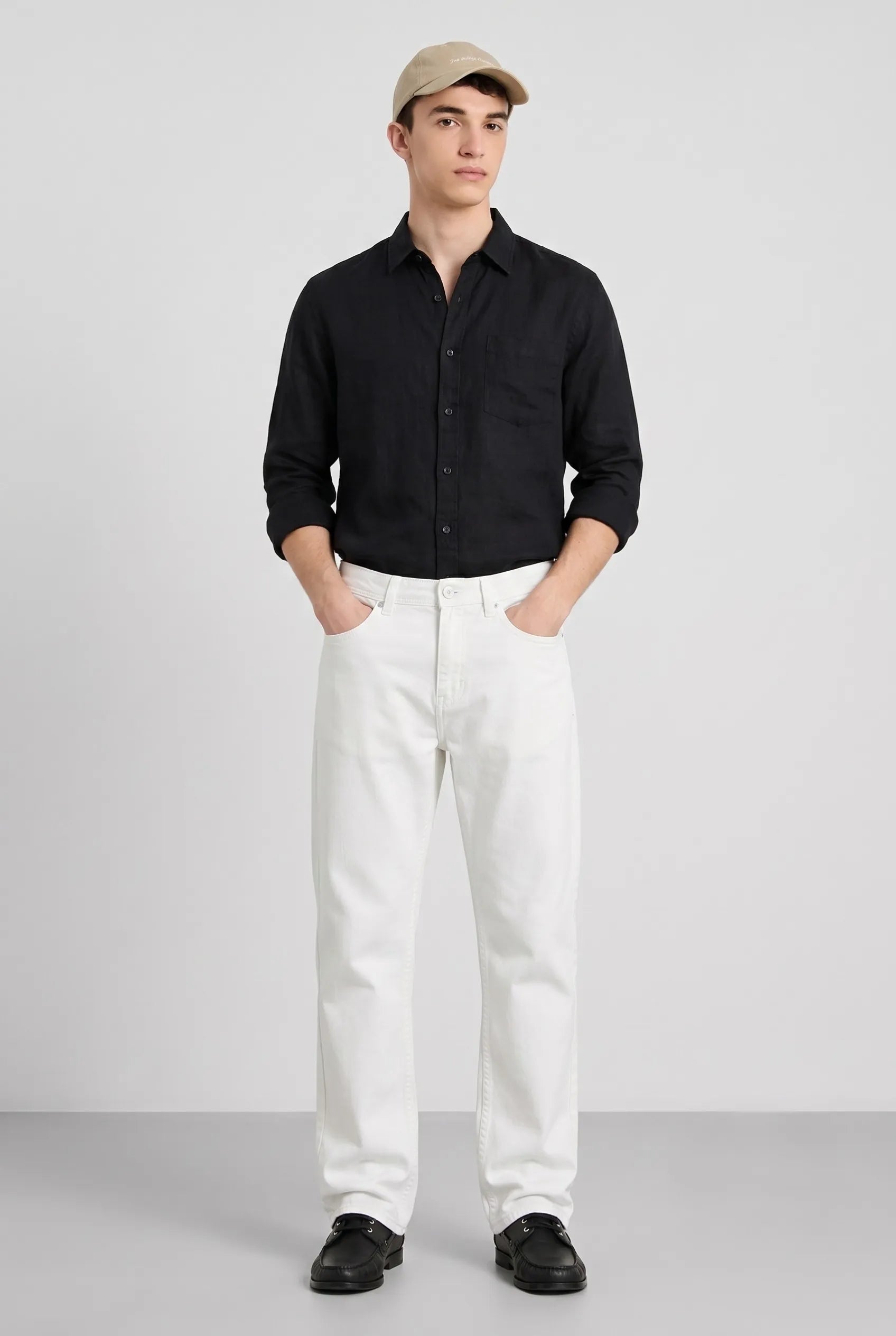 Color Hunt Men's Classic White Casual Denim Jeans