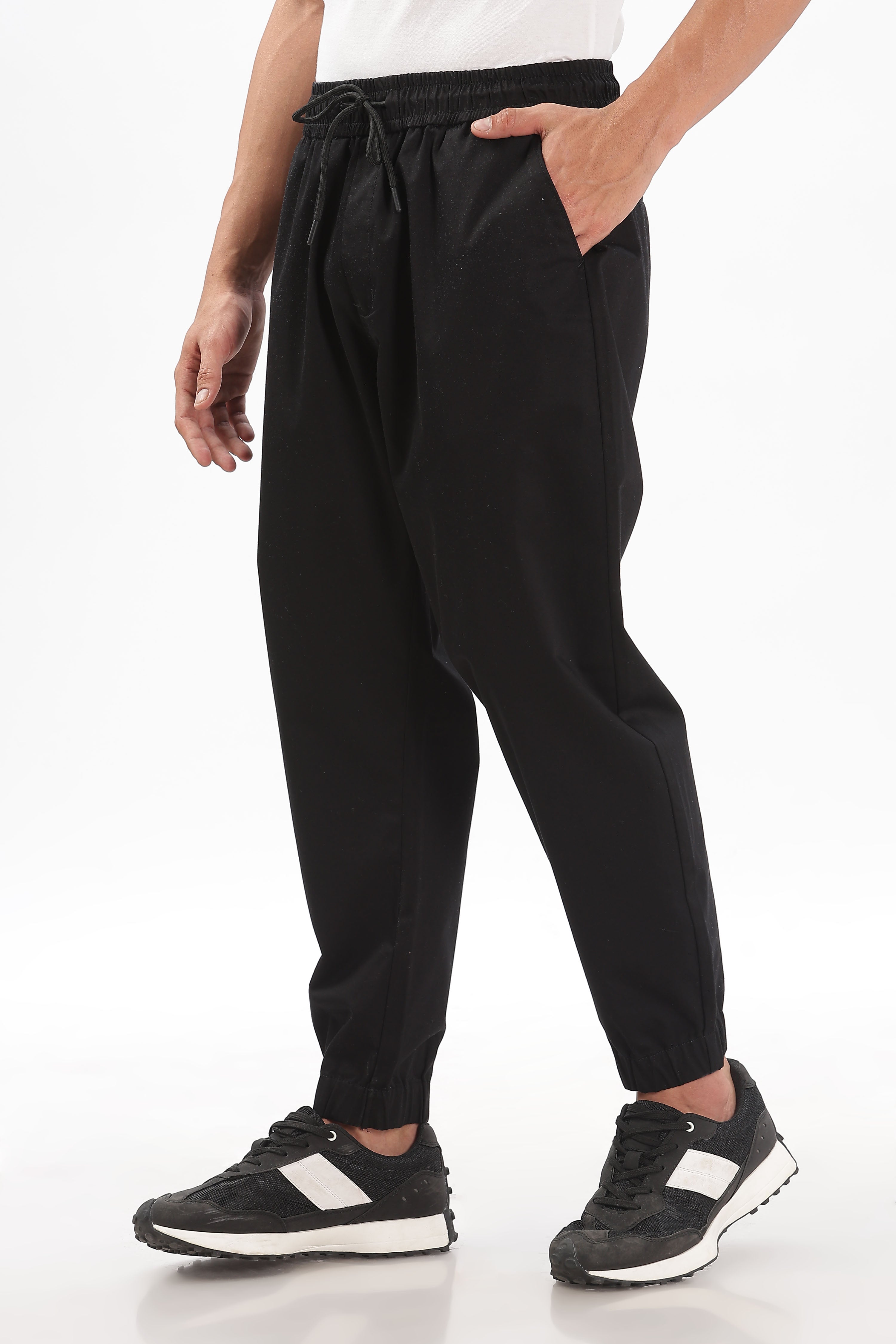 Color Hunt Men's Black Full Length Future Fit Cargo Joggers - Colorhunt