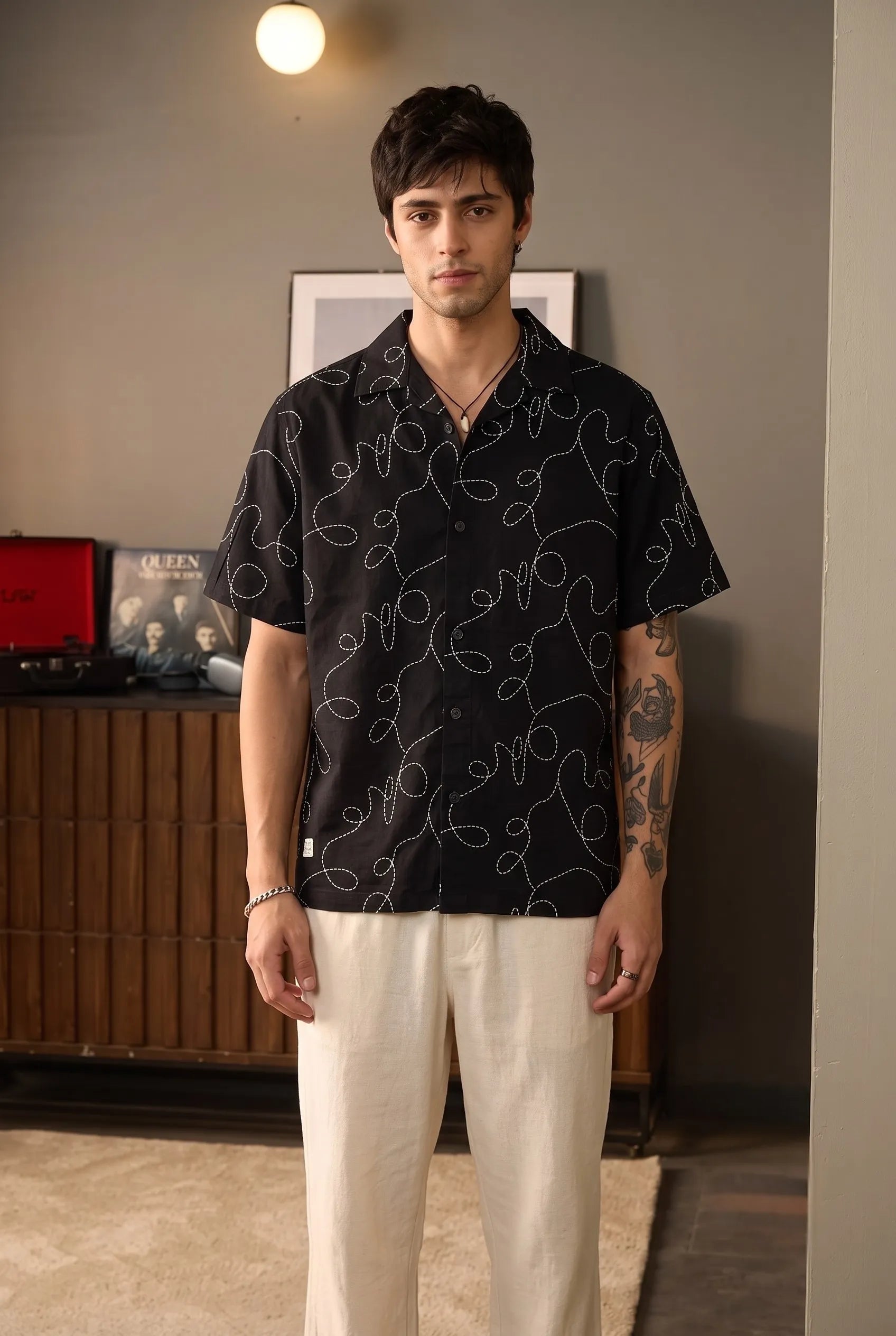 COLOR HUNT Men's Black Abstract Print Half Sleeve Casual Shirt