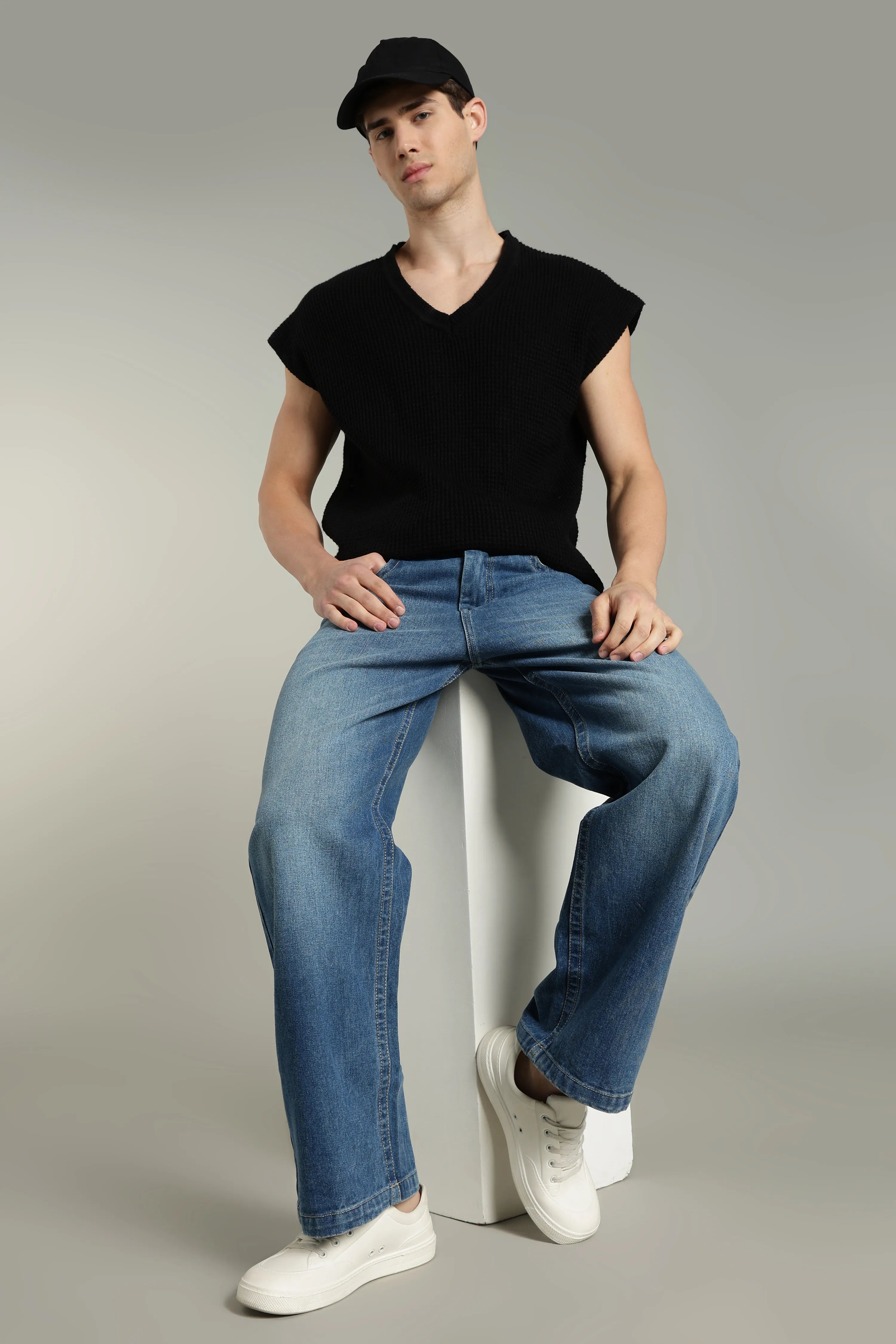 Color Hunt Men's Mid-Wash Baggy Fit Denim Jeans