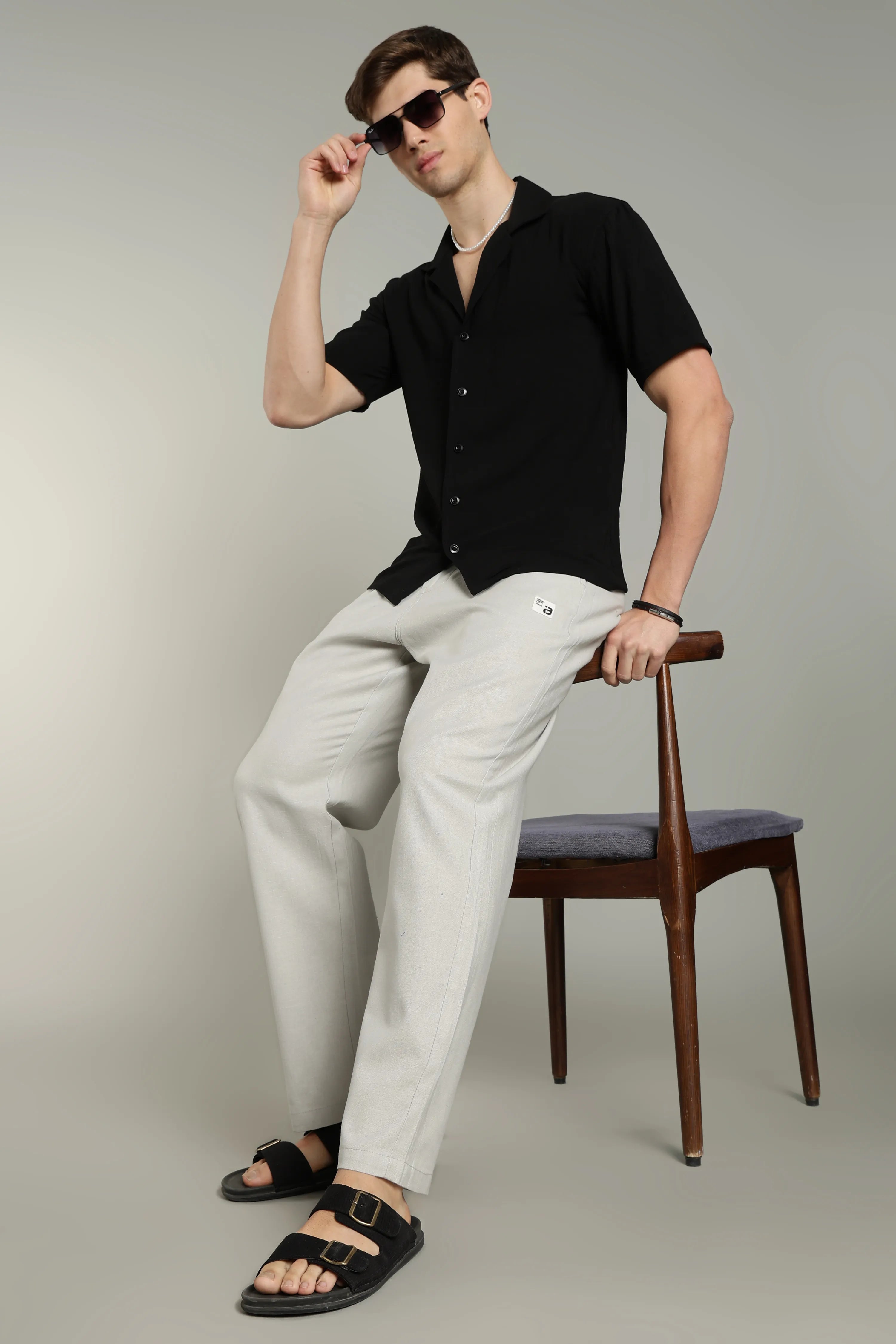 Color Hunt Straight Fit Men Grey Trousers