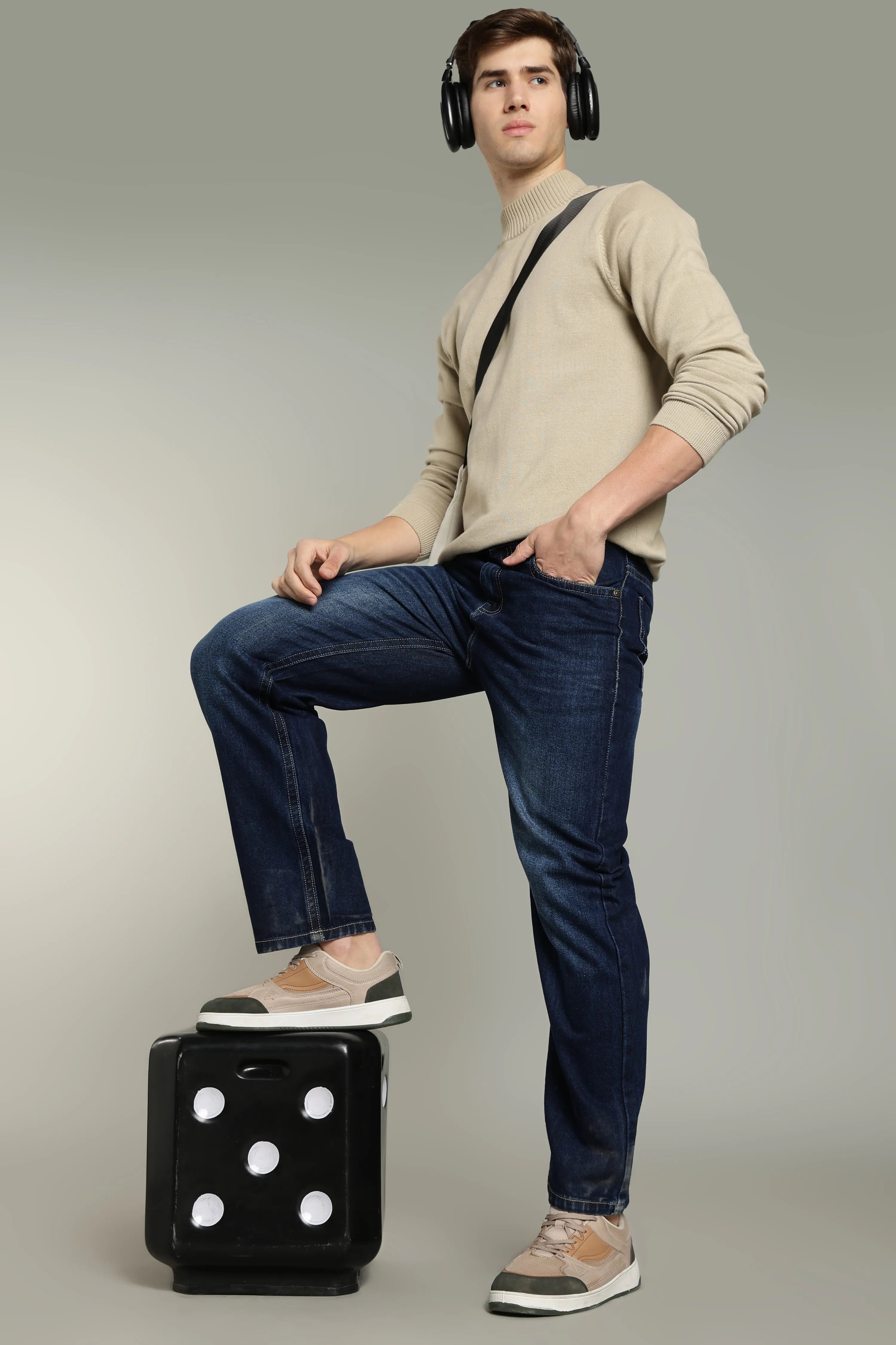 Color Hunt Straight Fit Men Dark Blue Jeans