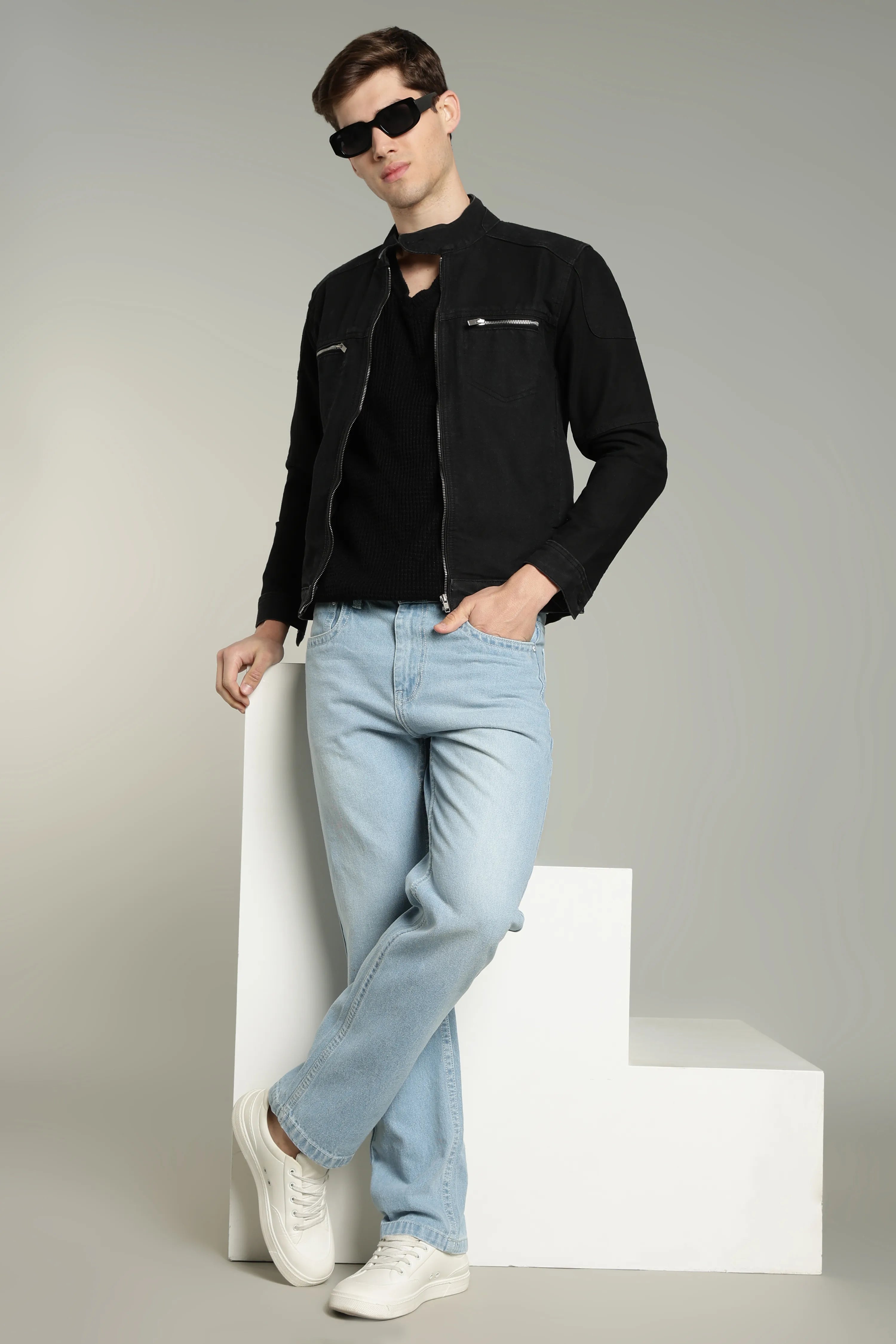 Color Hunt Straight Fit Men Light Blue Jeans