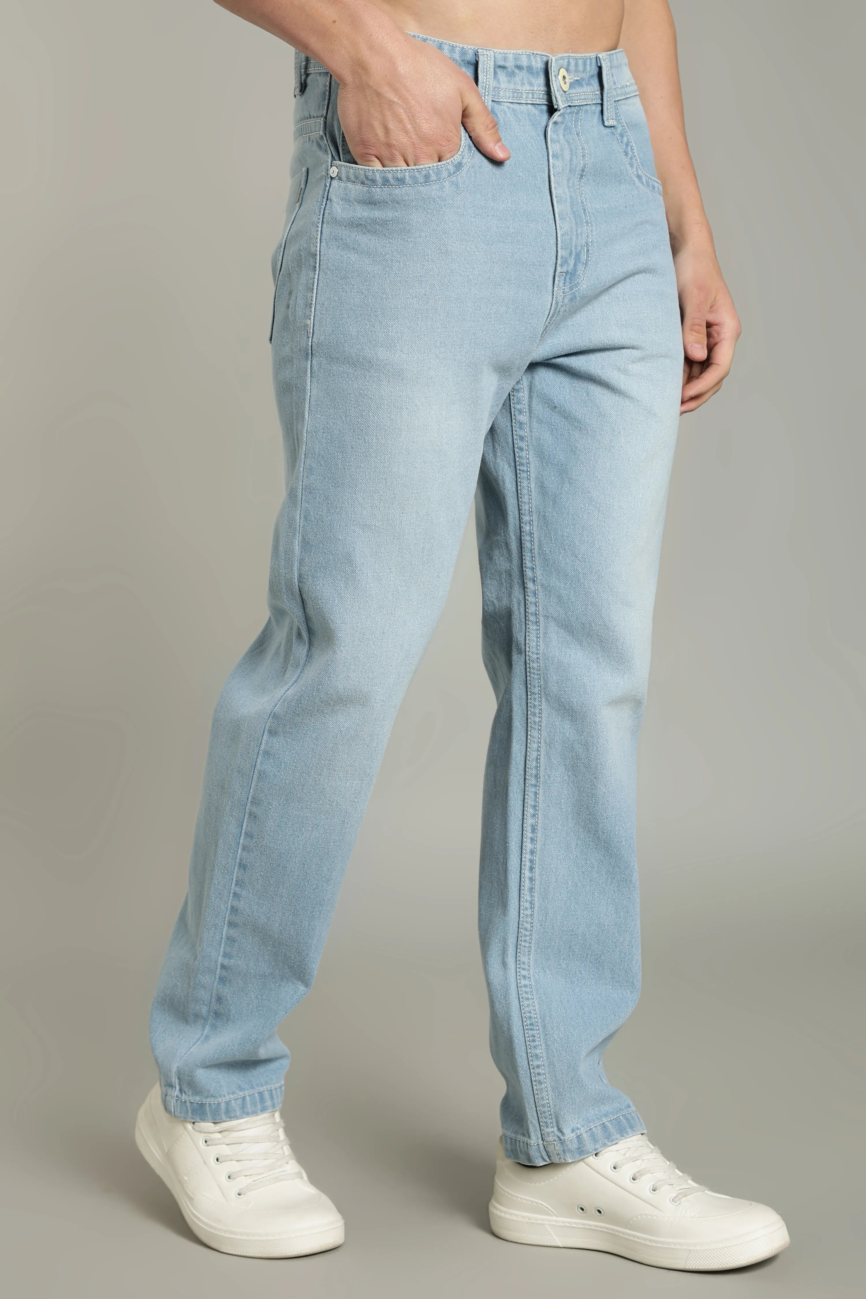 Color Hunt Straight Fit Men Light Blue Jeans
