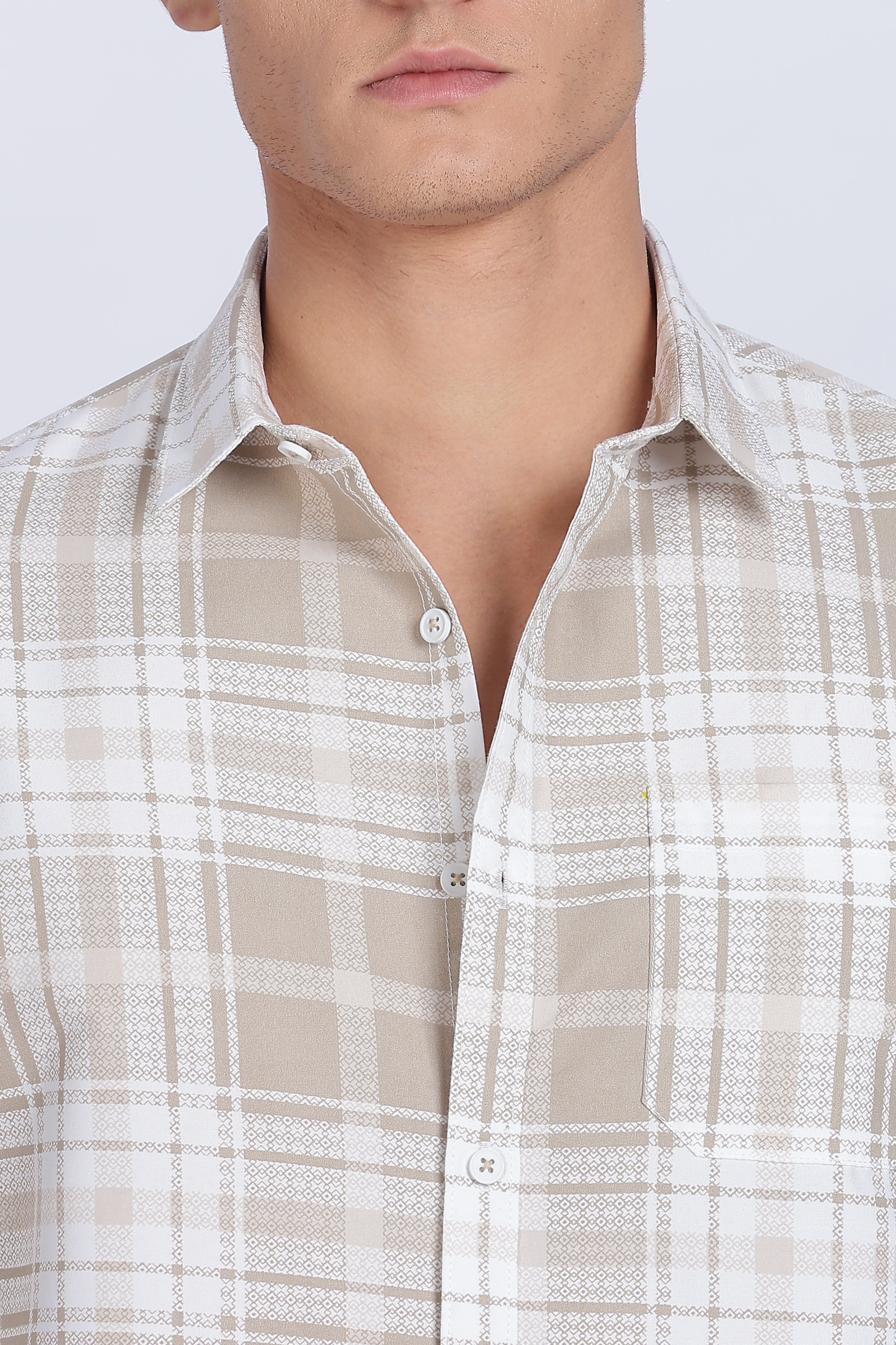 Color Hunt Men's White & Brown Checked Full Sleeve Cotton Shirt