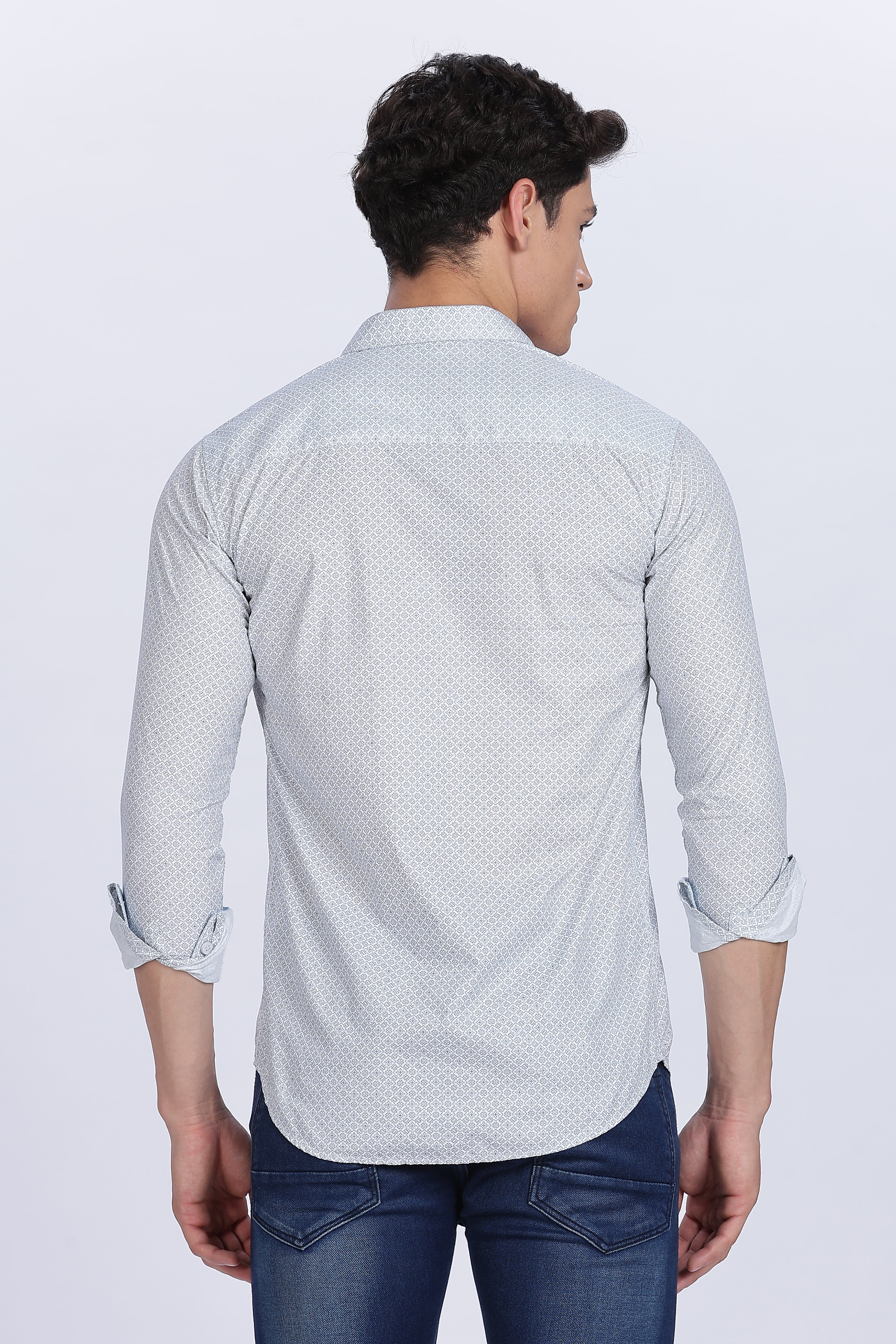 Color Hunt Men's White & Blue Printed Full Sleeve Cotton Shirt