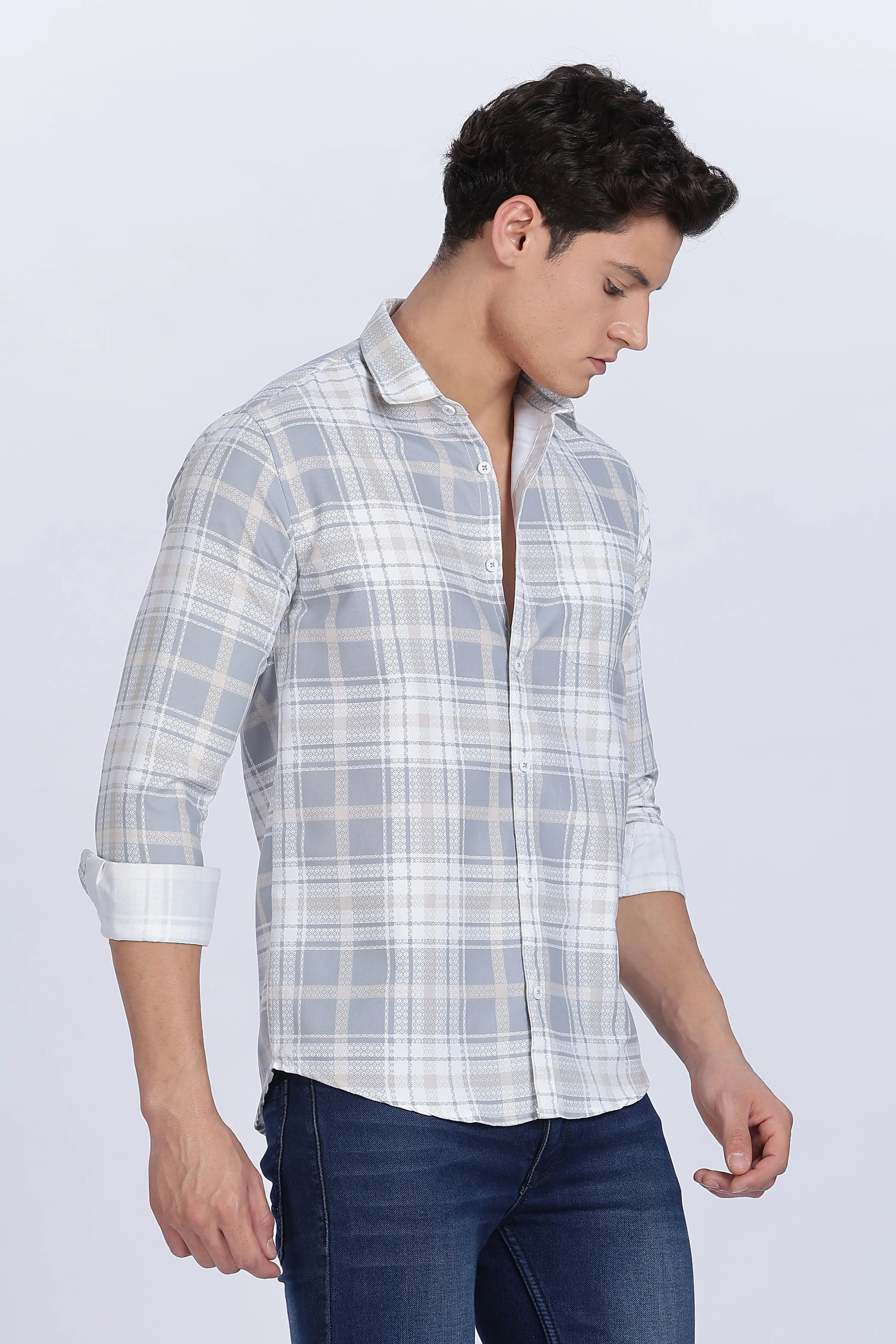 Color Hunt Men's White & Grey Full Sleeve Regular Fit Checked Shirt