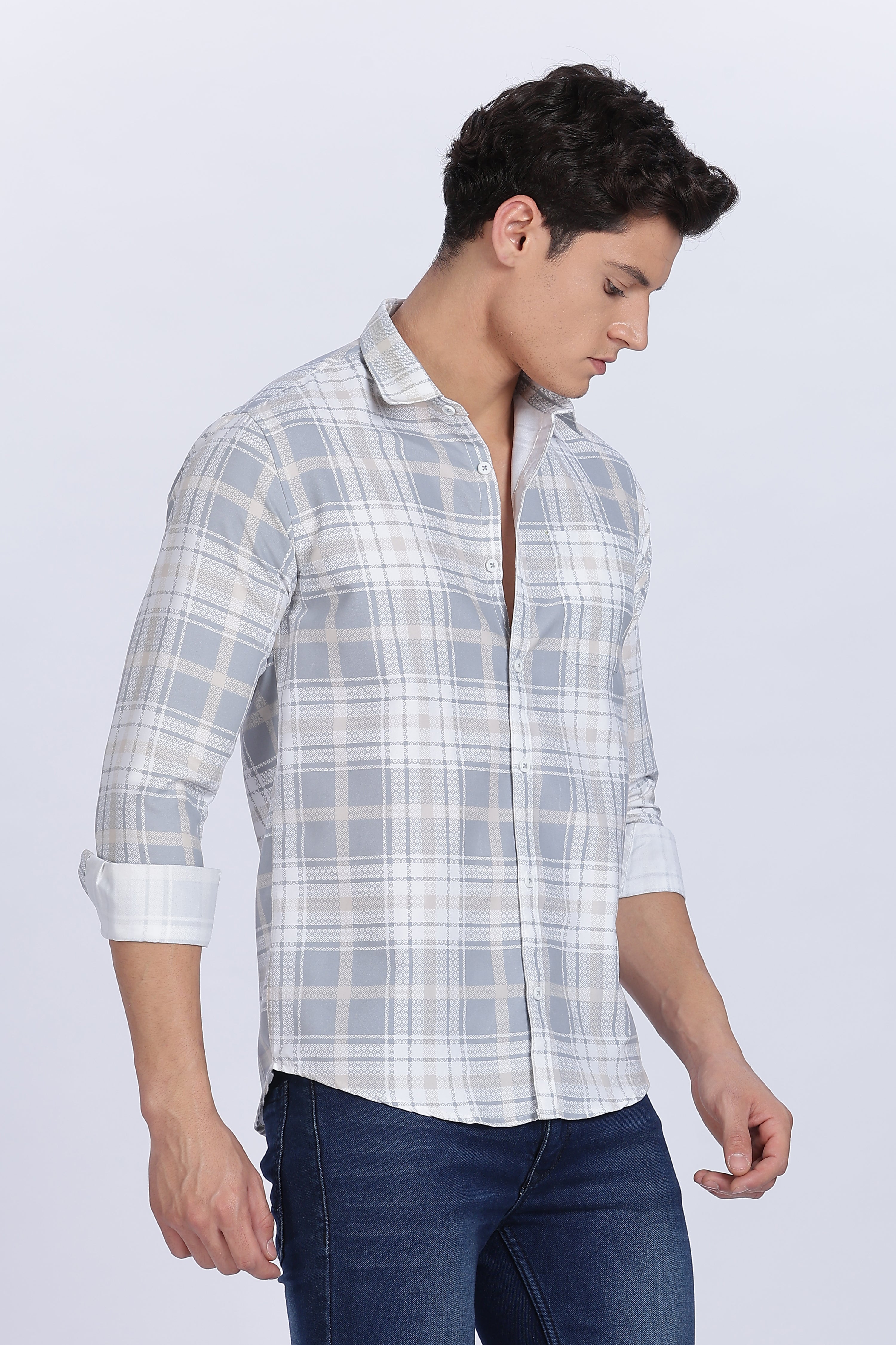 Color Hunt Men's White & Grey Full Sleeve Regular Fit Checked Shirt