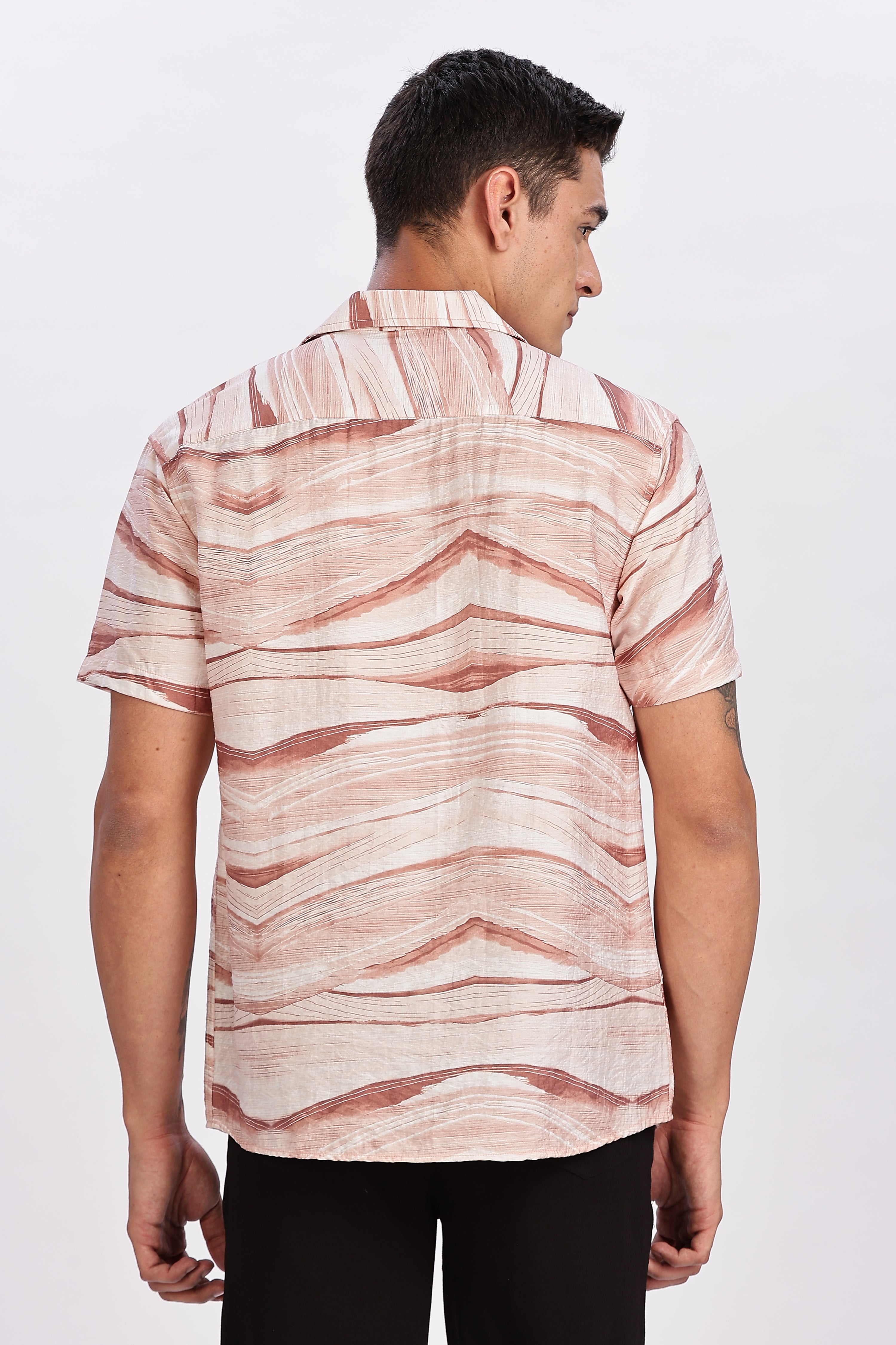 Color Hunt Men's Pink Printed Half Sleeve Poly Shirt