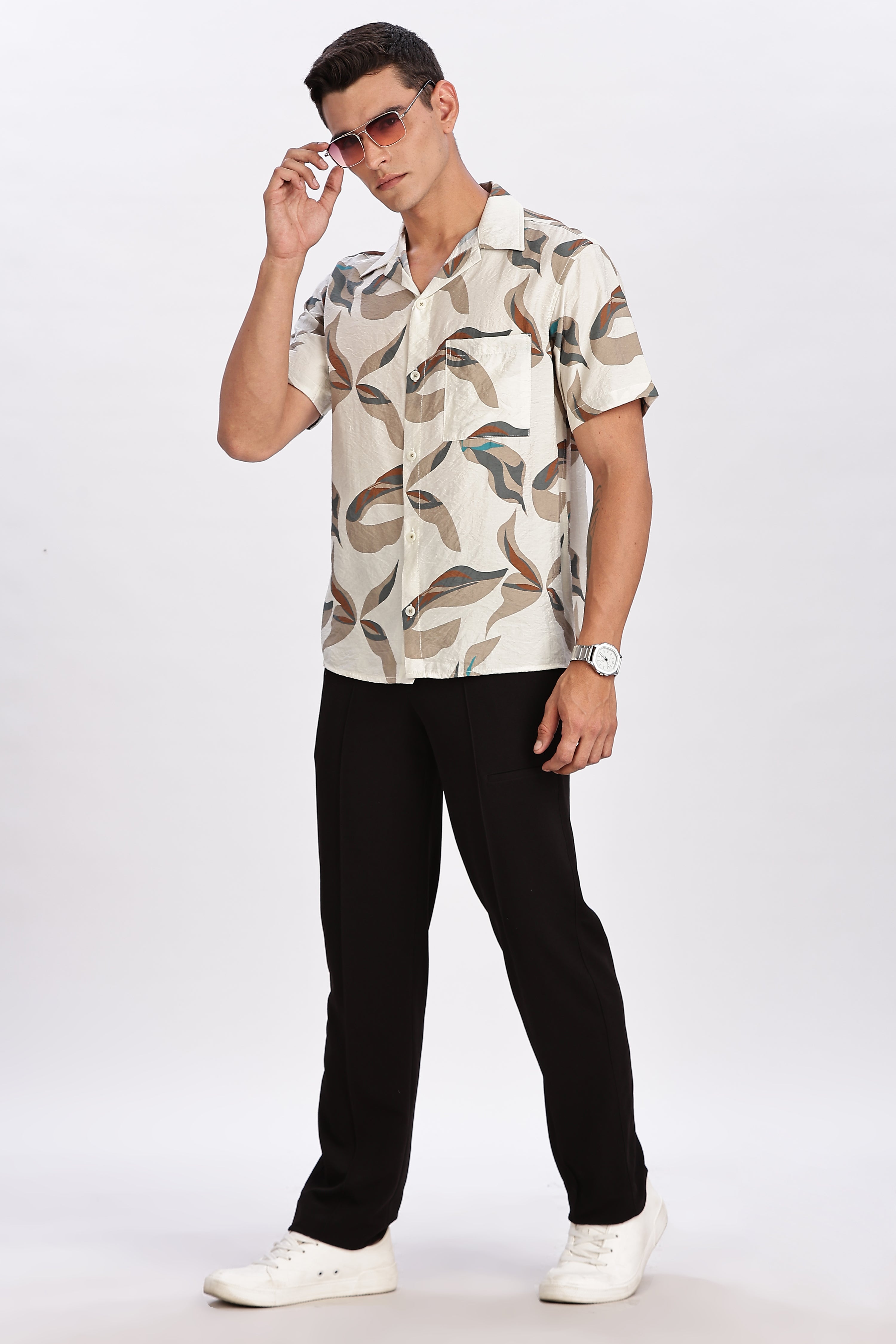 Color Hunt Men's Off-White Printed Half Sleeve Shirt