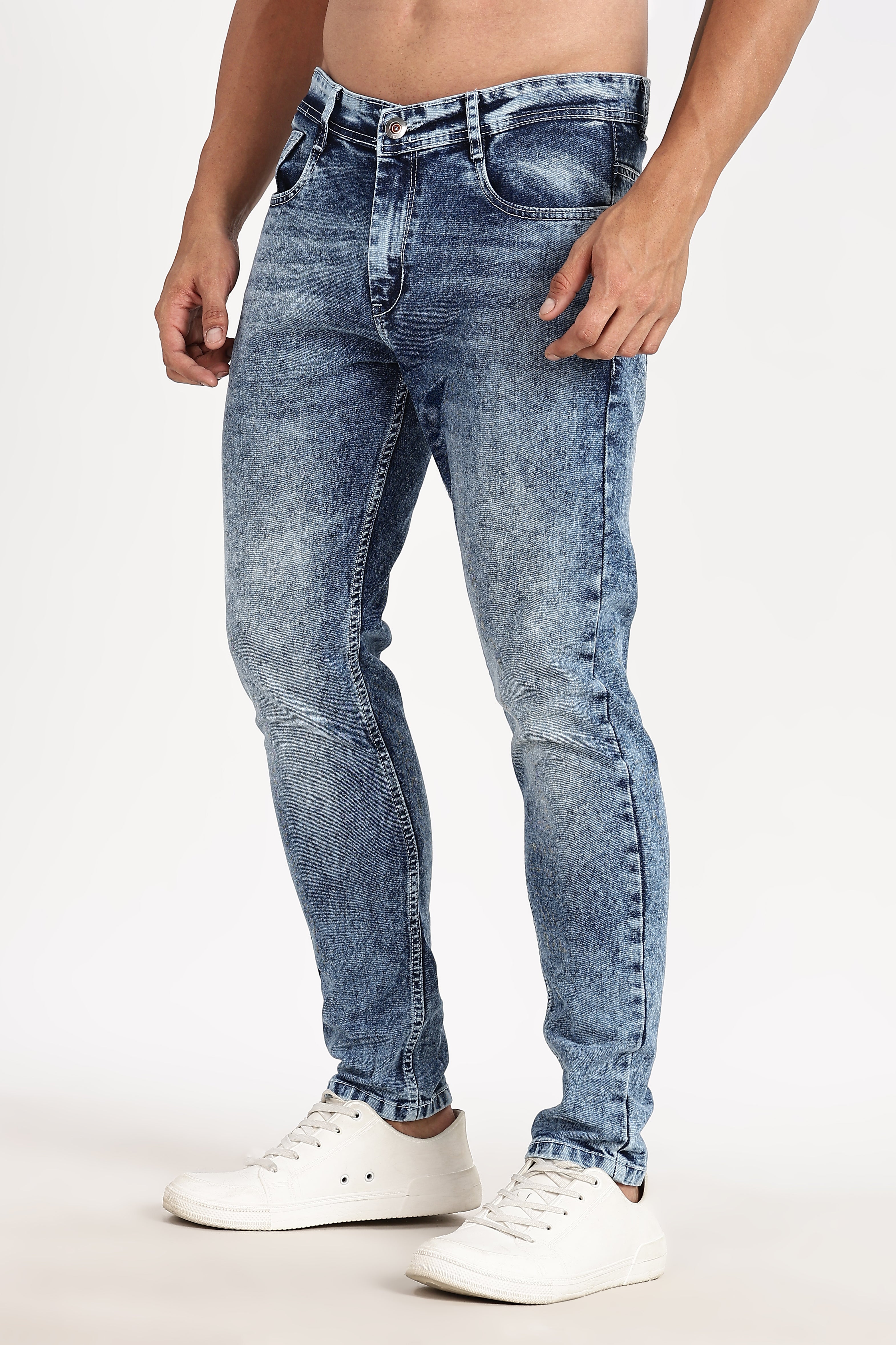 Color Hunt Men's Blue Regular Fit Washed Denim Jeans