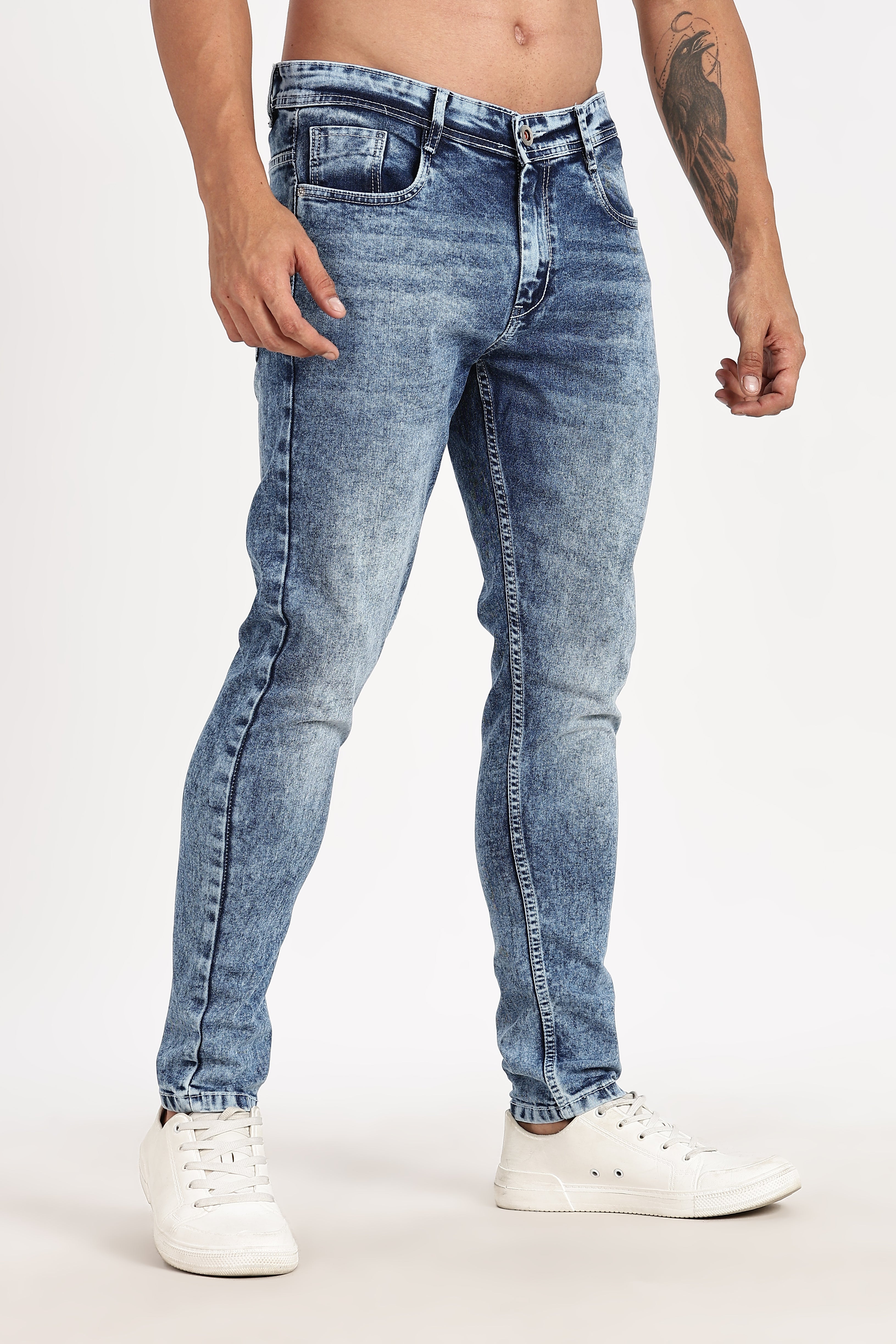 Color Hunt Men's Blue Regular Fit Washed Denim Jeans