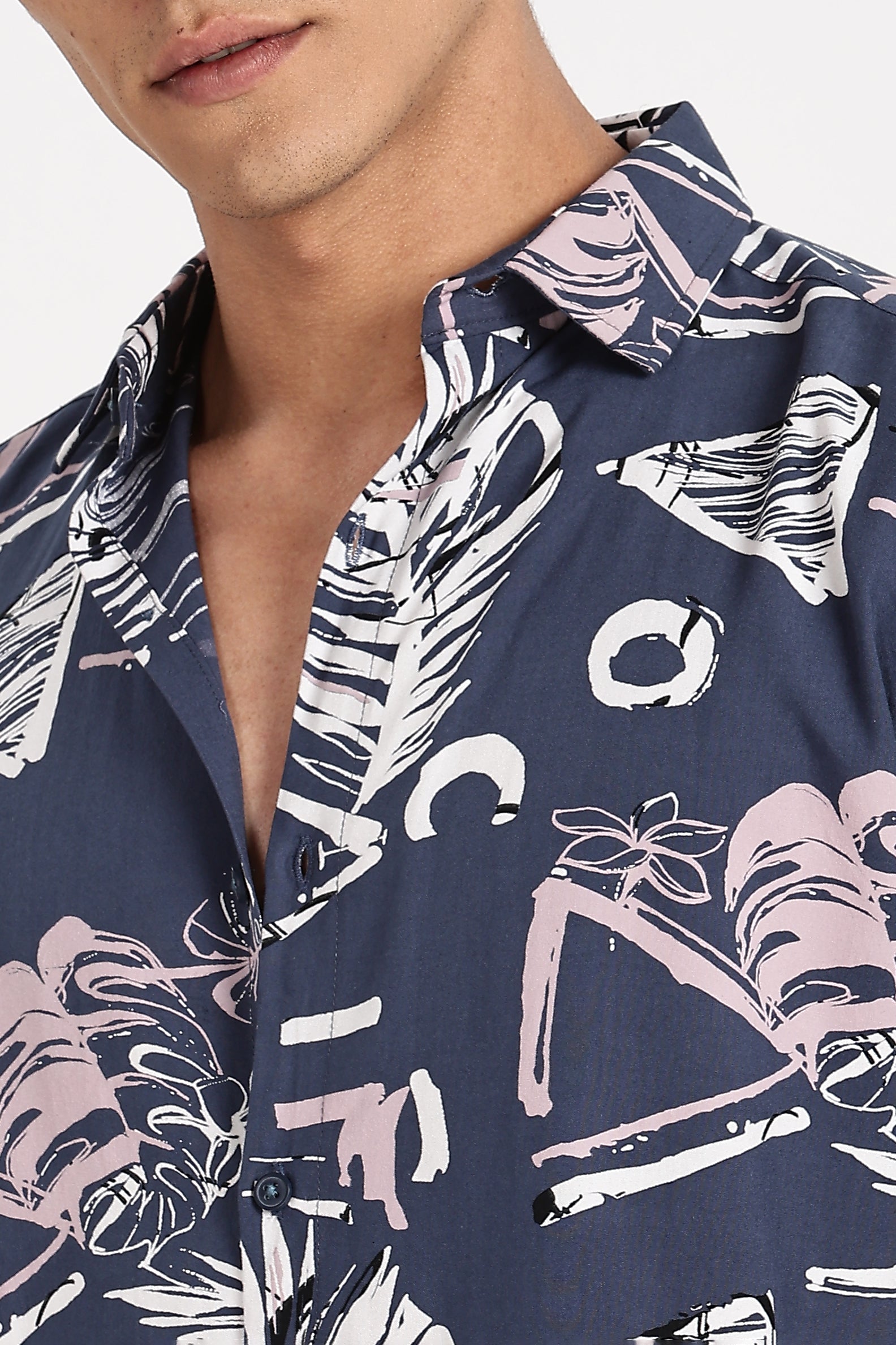 Color Hunt Men's Dark Blue Printed Half Sleeve Shirt