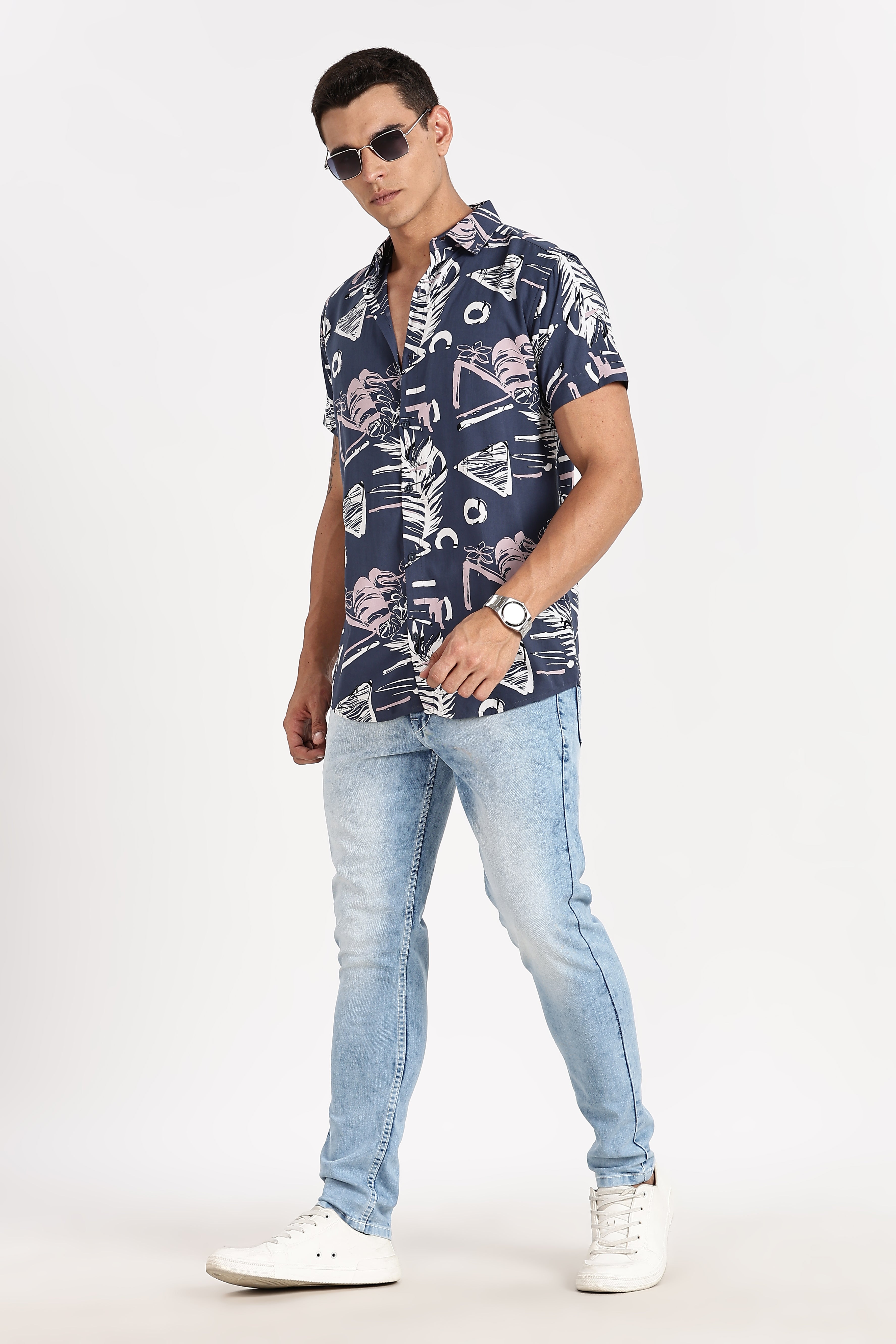 Color Hunt Men's Dark Blue Printed Half Sleeve Shirt