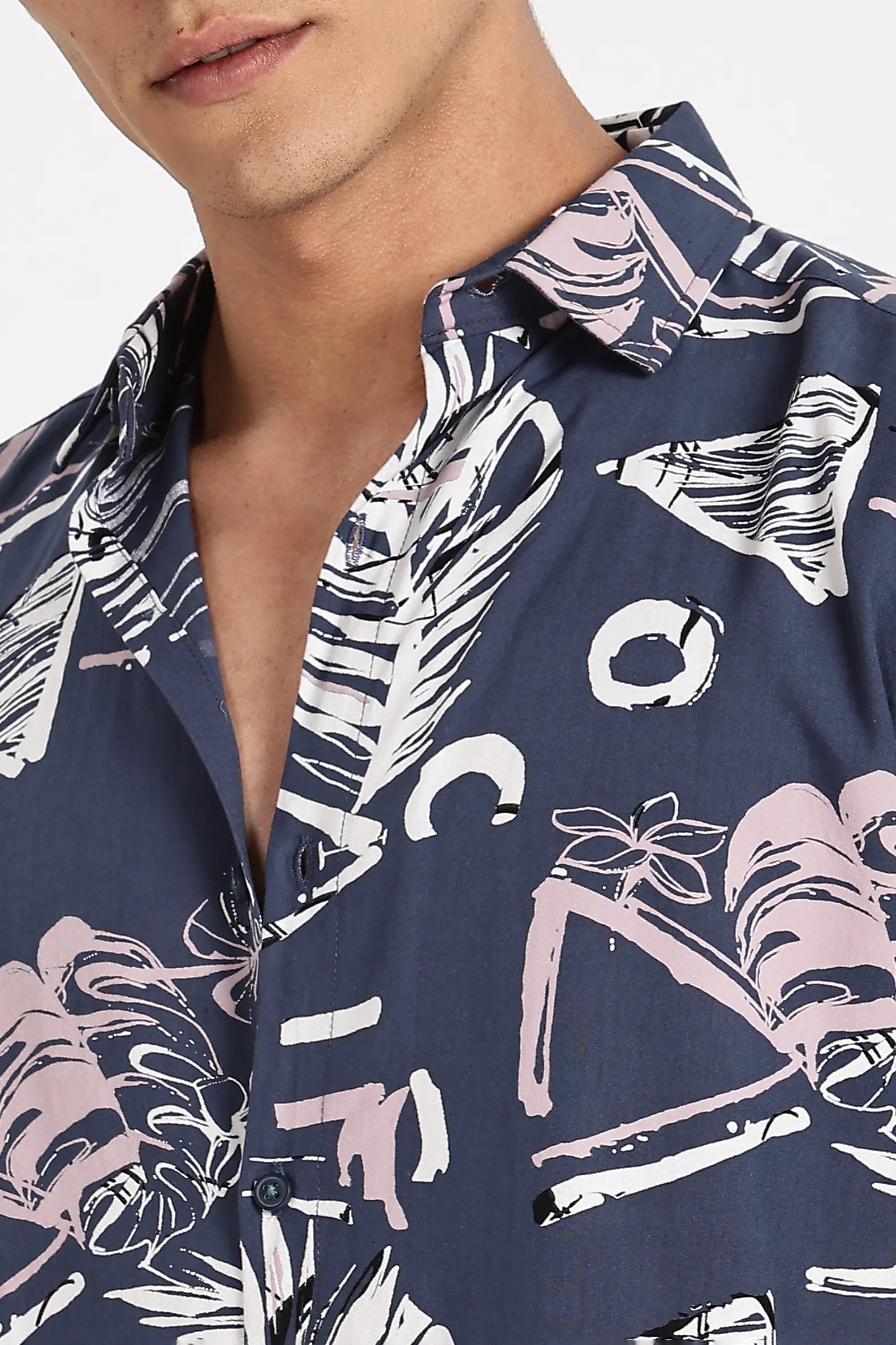Color Hunt Men's Dark Blue Printed Half Sleeve Shirt