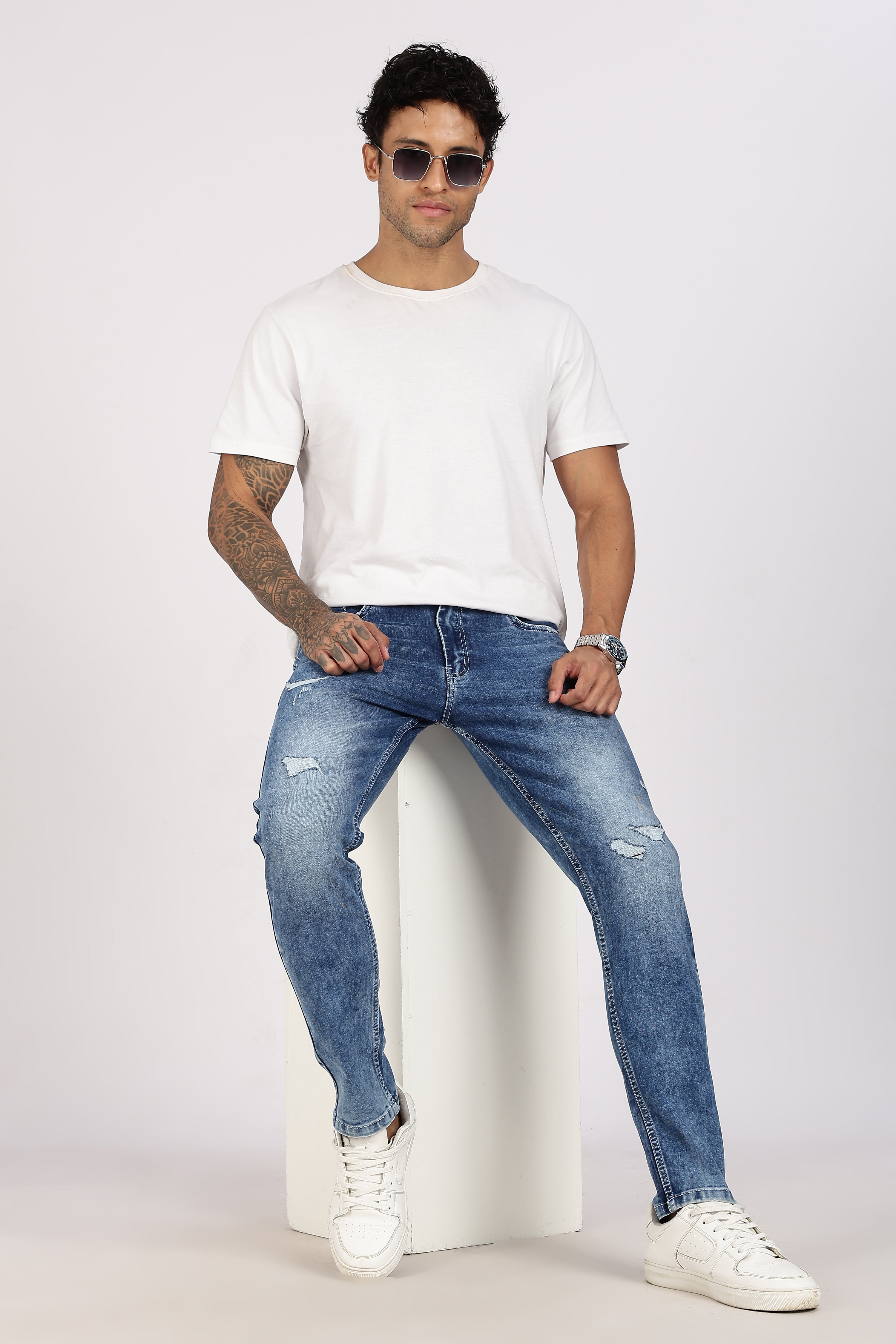 Color Hunt Men's Light Blue Full Length Washed Denim Jeans