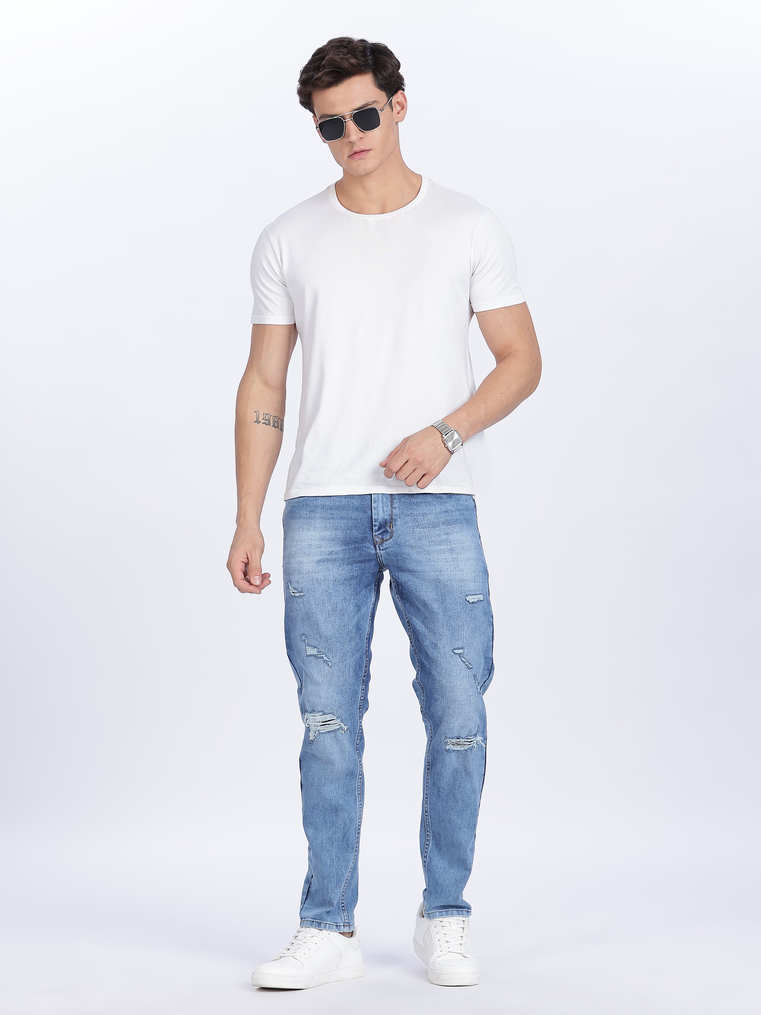 Color Hunt Men's Blue Ripped Full Length Denim Jeans